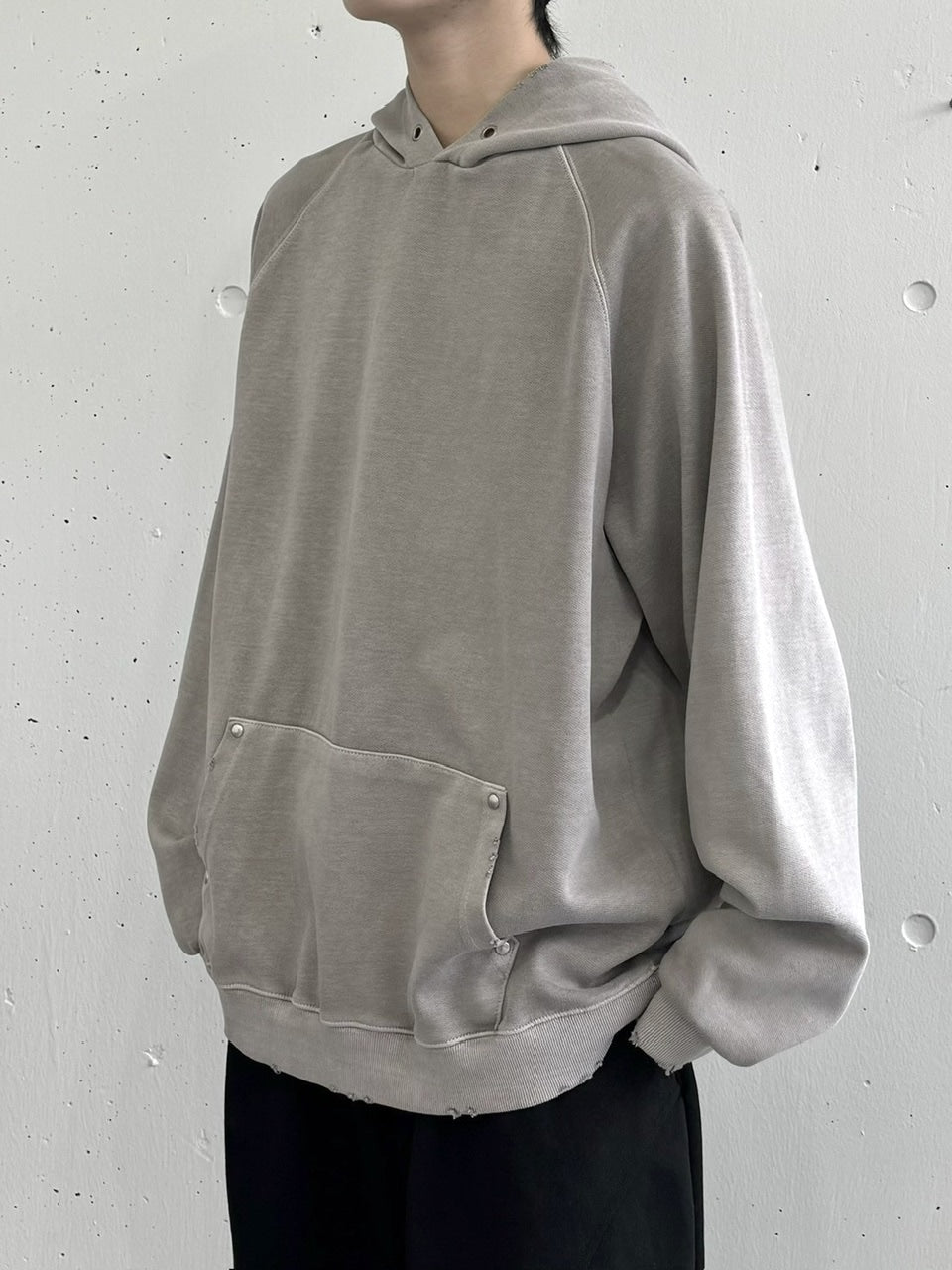 受注制【Never mind the XU】rivet pigment hoodie (2color)