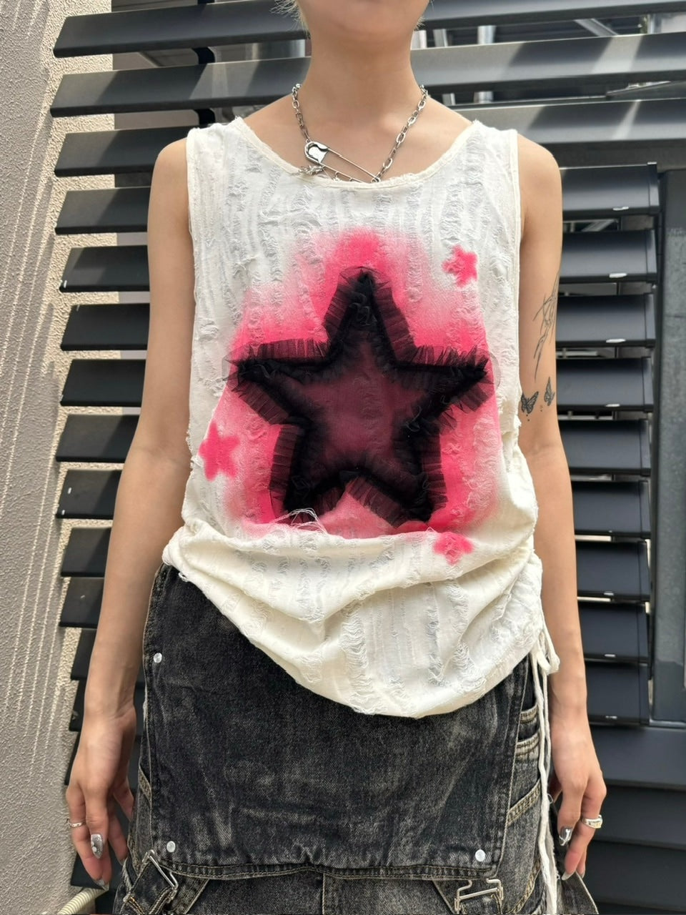 受注制【Never mind the XU】star damage sleeveless (2color)