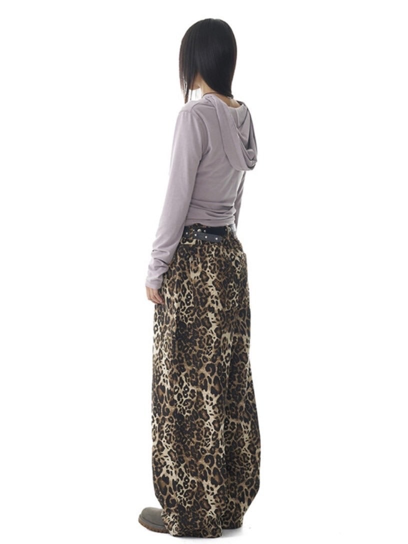 【AAKAM】Studded Leaf Hooded Long Sleeve