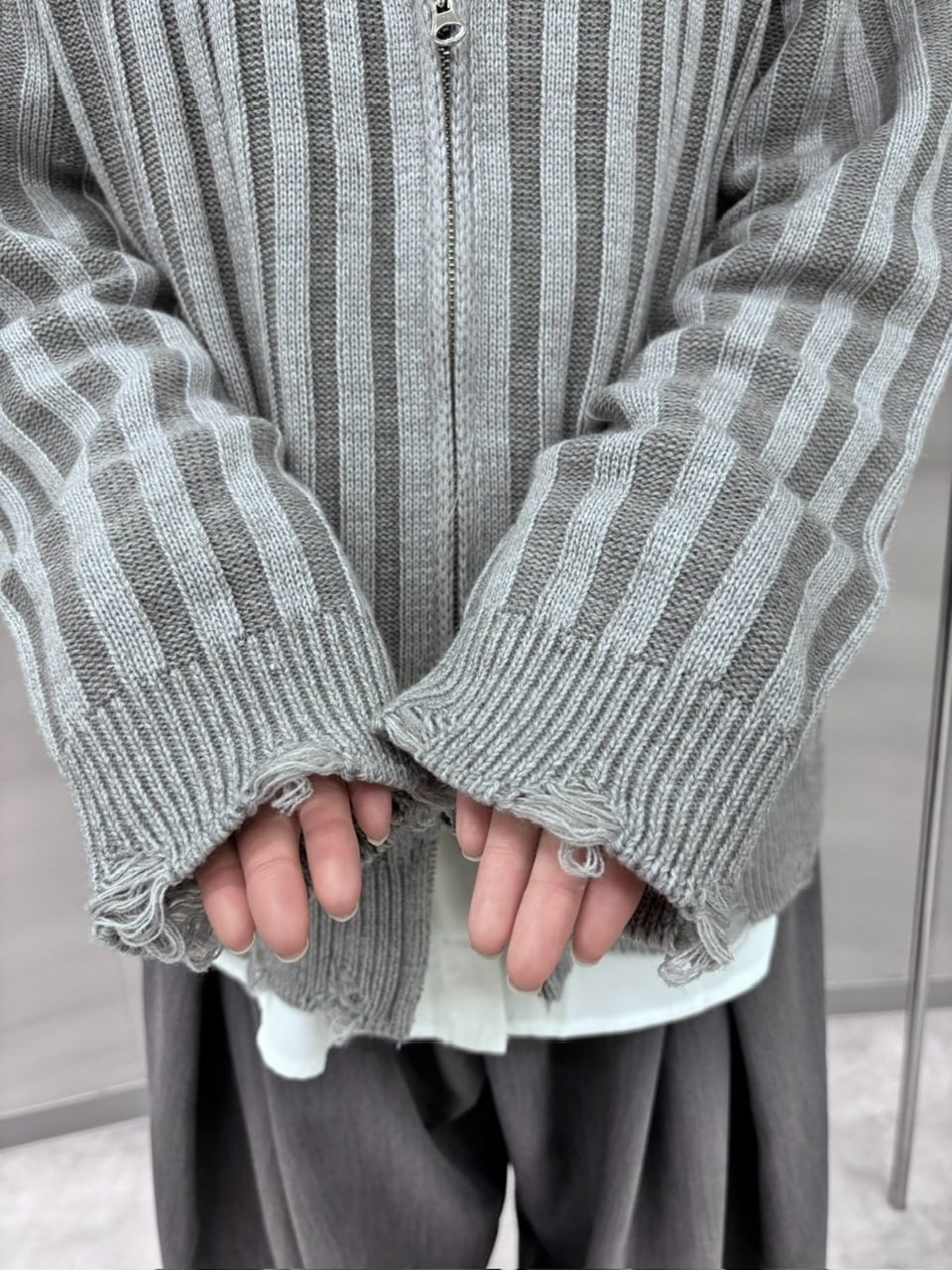 受注制【nmtc +】damage zip up knit (3color)