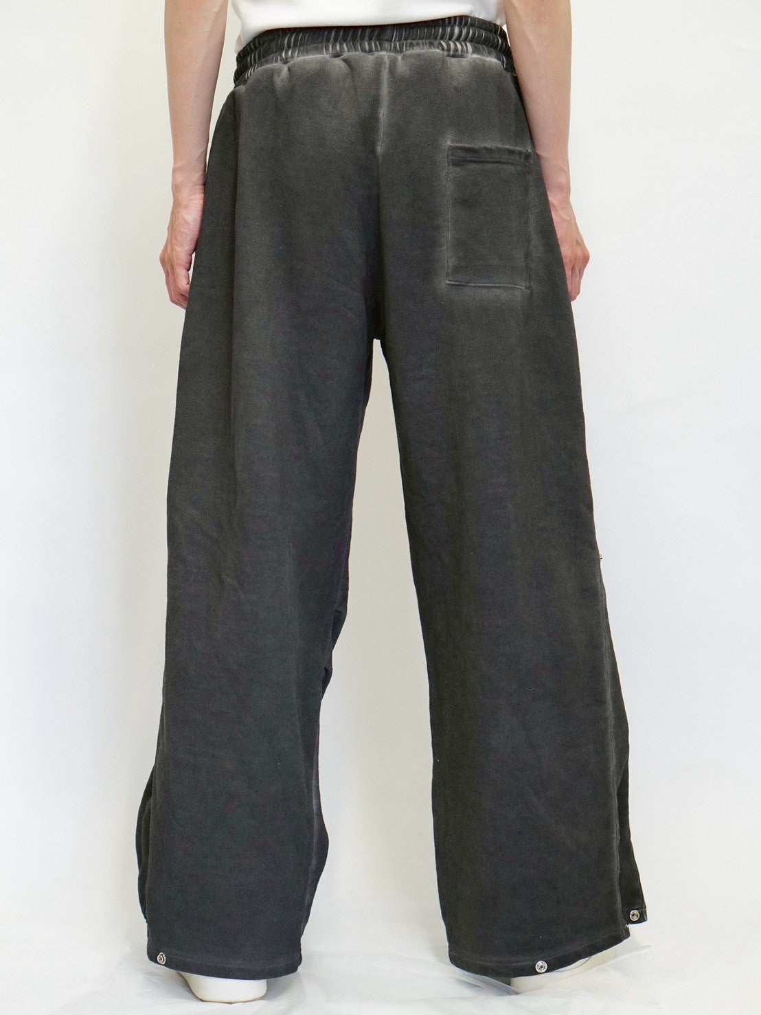 【DIG YOUR OWN GRAVE】Spray coating sweat pants