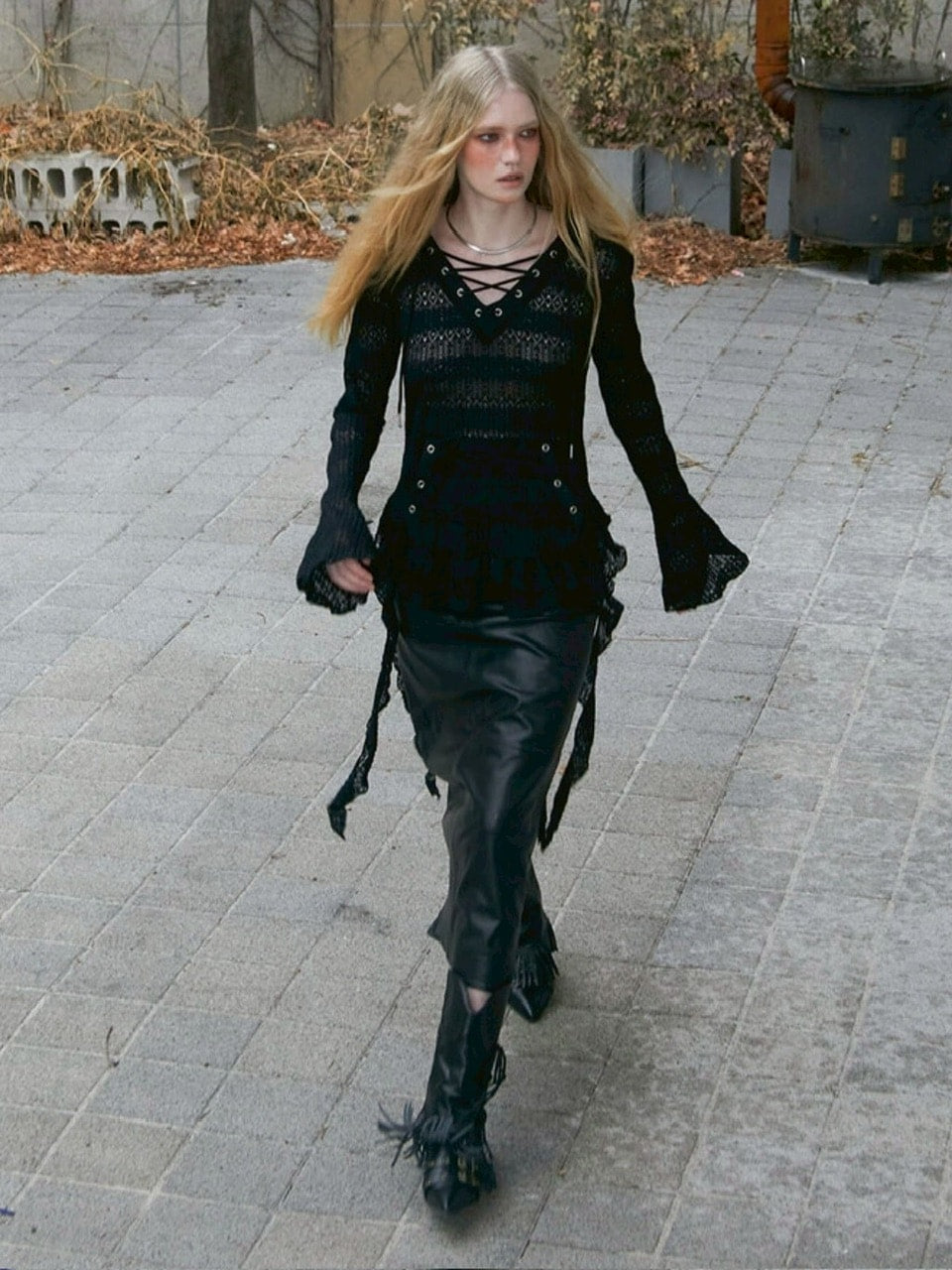 【NOT KNOWING】Lace V Neck Ruffle Hoodie