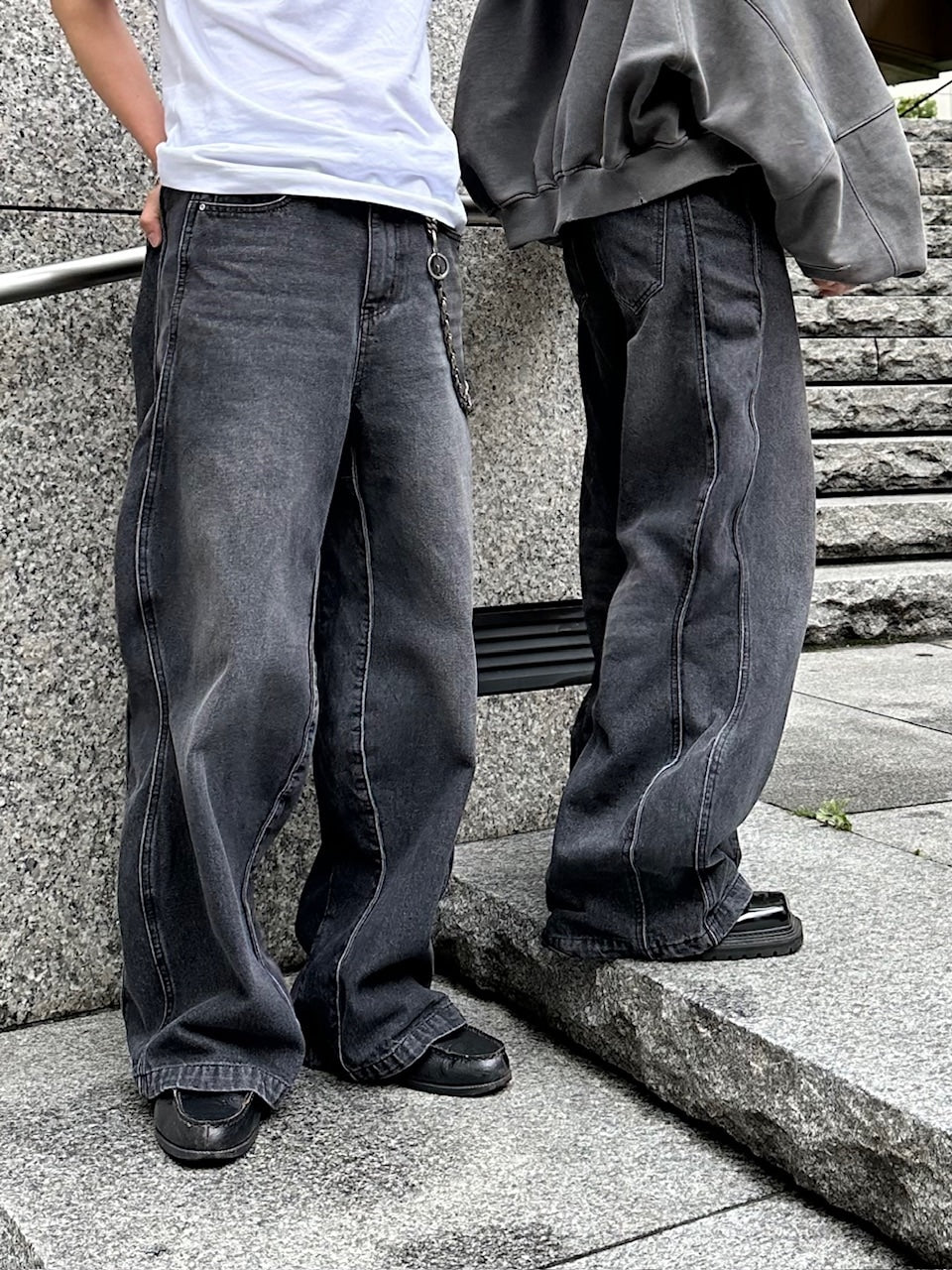 【Chikashitsu +】side wave design denim pants (BLACK)