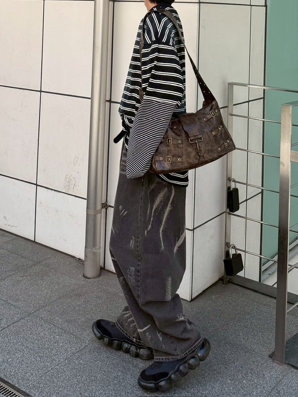 受注制【Chikashitsu +】antique leather buckle shoulder bag / 【チカシツプラス】アンティークレザーバックルショルダーバッグ