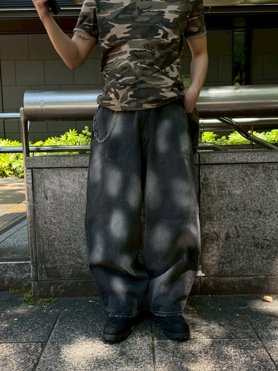 【Chikashitsu +】point wash balloon denim pants (2color) / 【チカシツプラス】ポイントウォッシングバルーンデニムパンツ