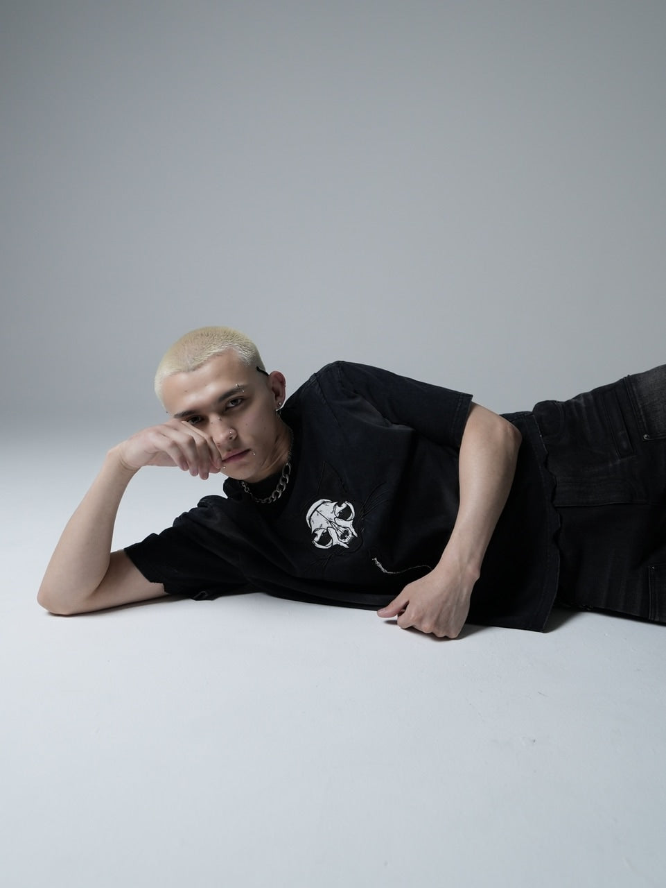 【CHIKASHITSU PLUS HIGH】Destroy skull cat T-shirt (black)