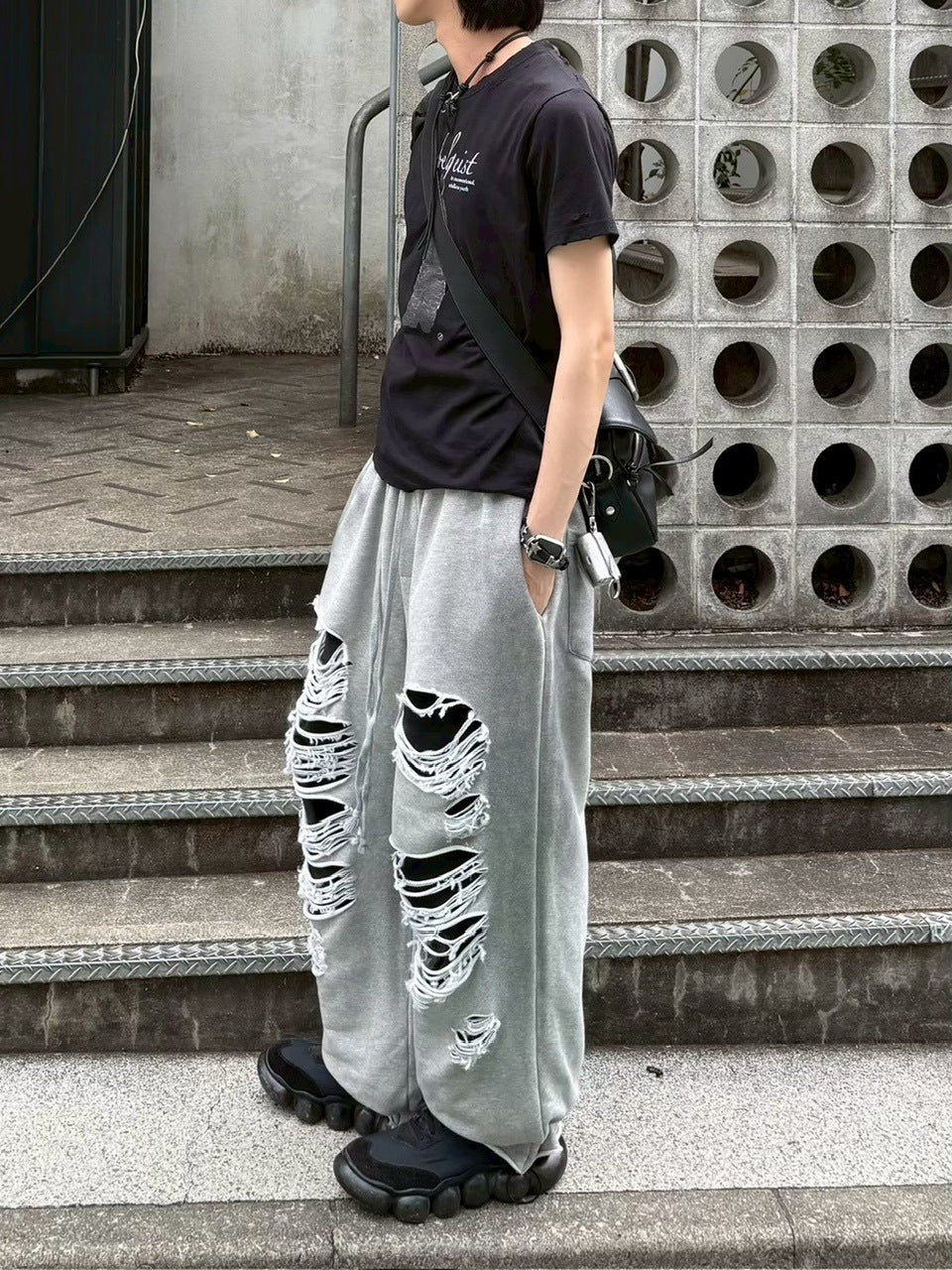 受注制【Chikashitsu +】oiled wash damage sweat pants / 【チカシツプラス】オイルドウォッシュダメージスウェットパンツ (2color)