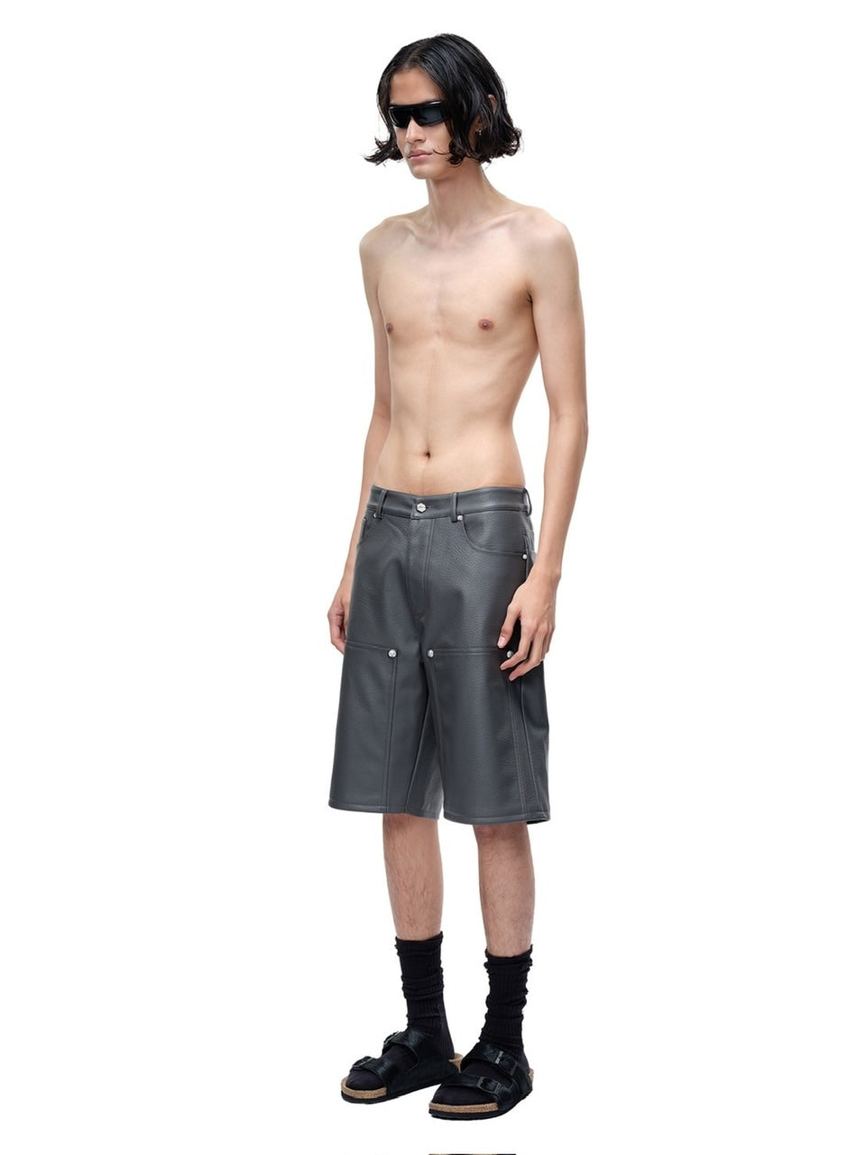 【The Boy Has No Patience】LUMINOUS DAWN LEATHER SHORTS / 【ザボーイハズノーペーシェンス】リベットコーティングハーフパンツ