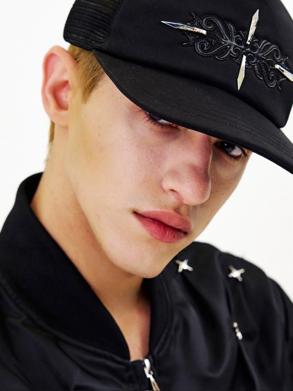 【E RIN AI E】CROSS TRUCKER CAP