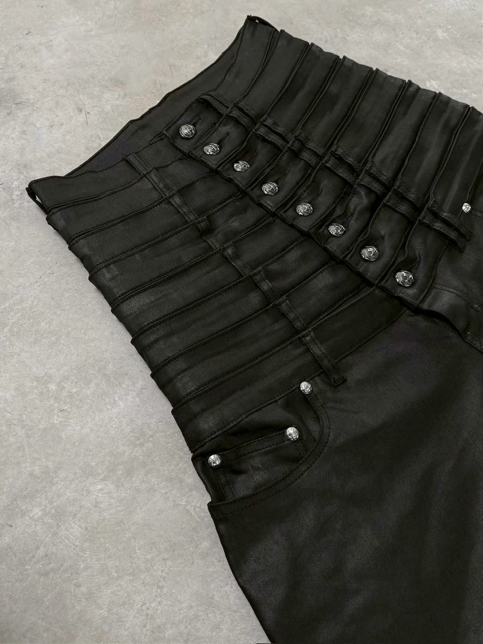 【UNIZ】8 Backs J-Cut Pants / 【ユニズ】ダーティーライクレイヤードバルーンデニムパンツ