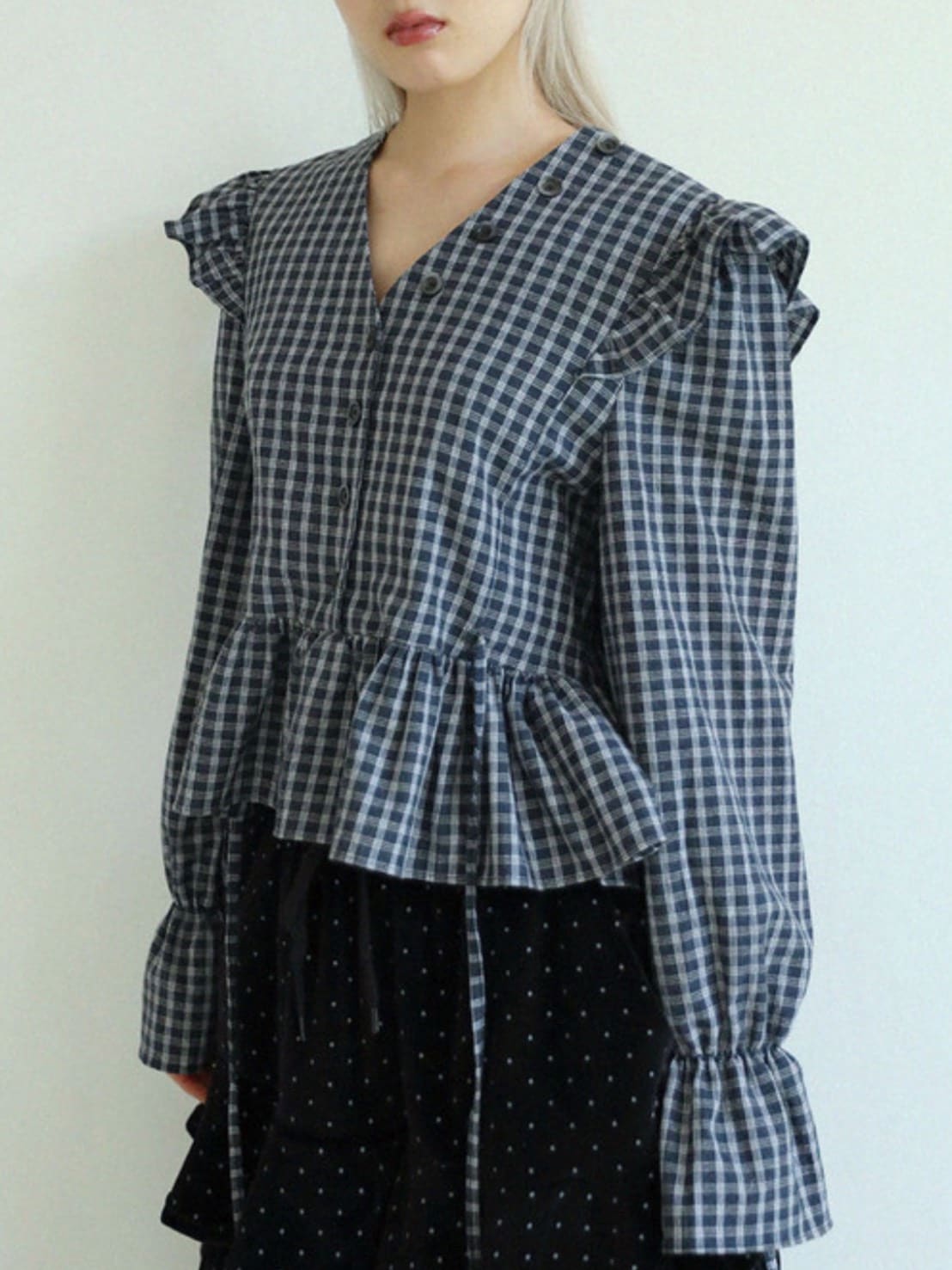 12/21 20:00 再販【Uglyshadow】BUTTON CHECK FRILL BLOUSE