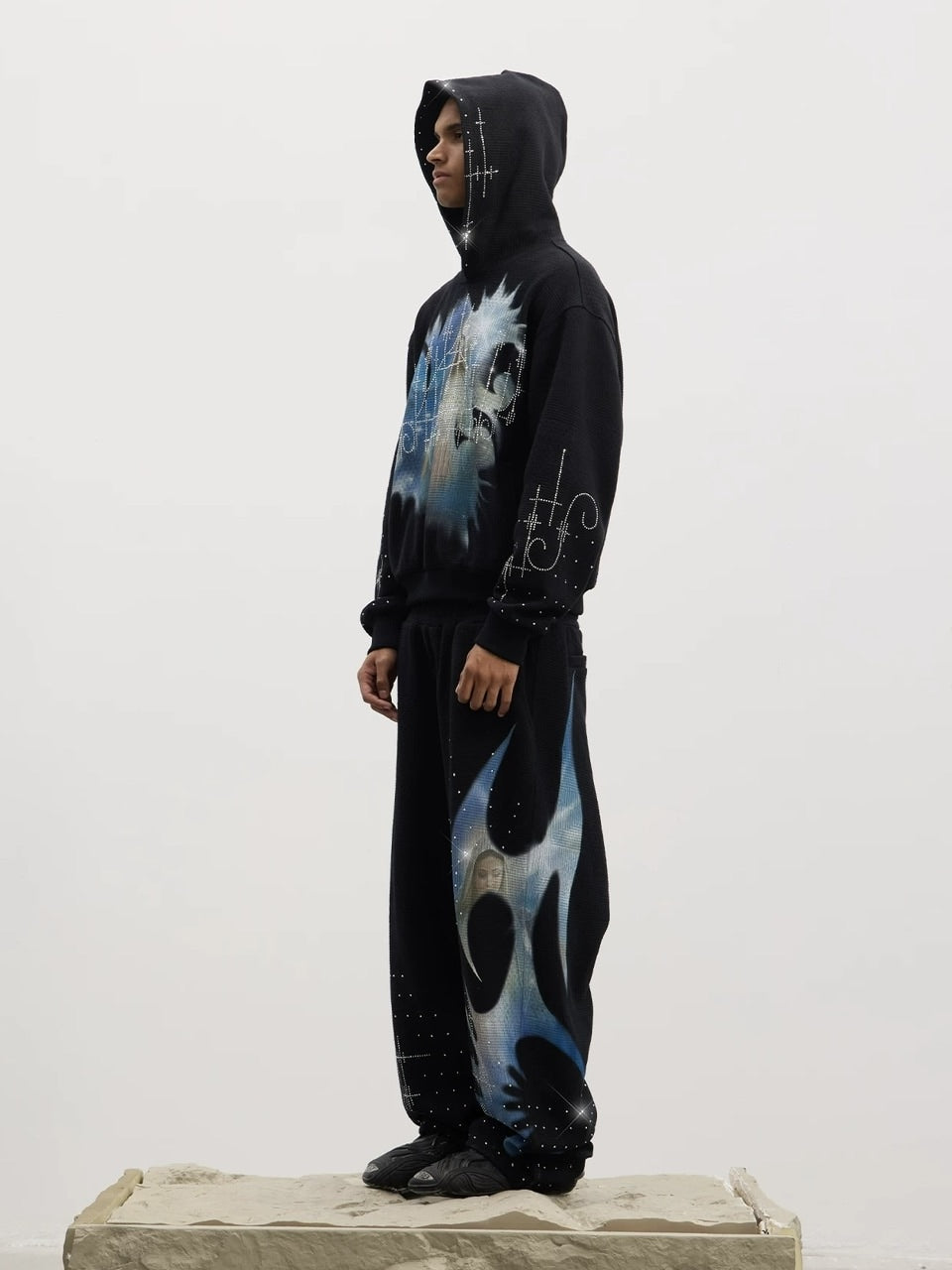 【DND4DES】Saint-M?・re De R?・ches Double-Waist Sweatpants /【ディーエヌディーフォーデス】ダブルウエストラインストーンスウェットパンツ