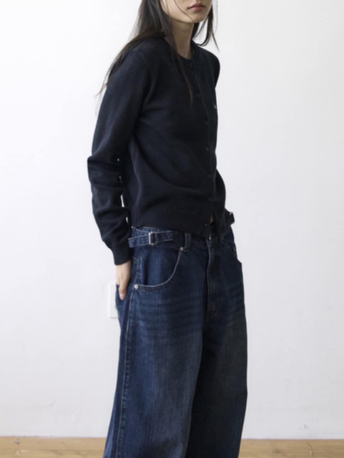 【THECOLDESTMOMENT】TCM mini logo knit cardigan