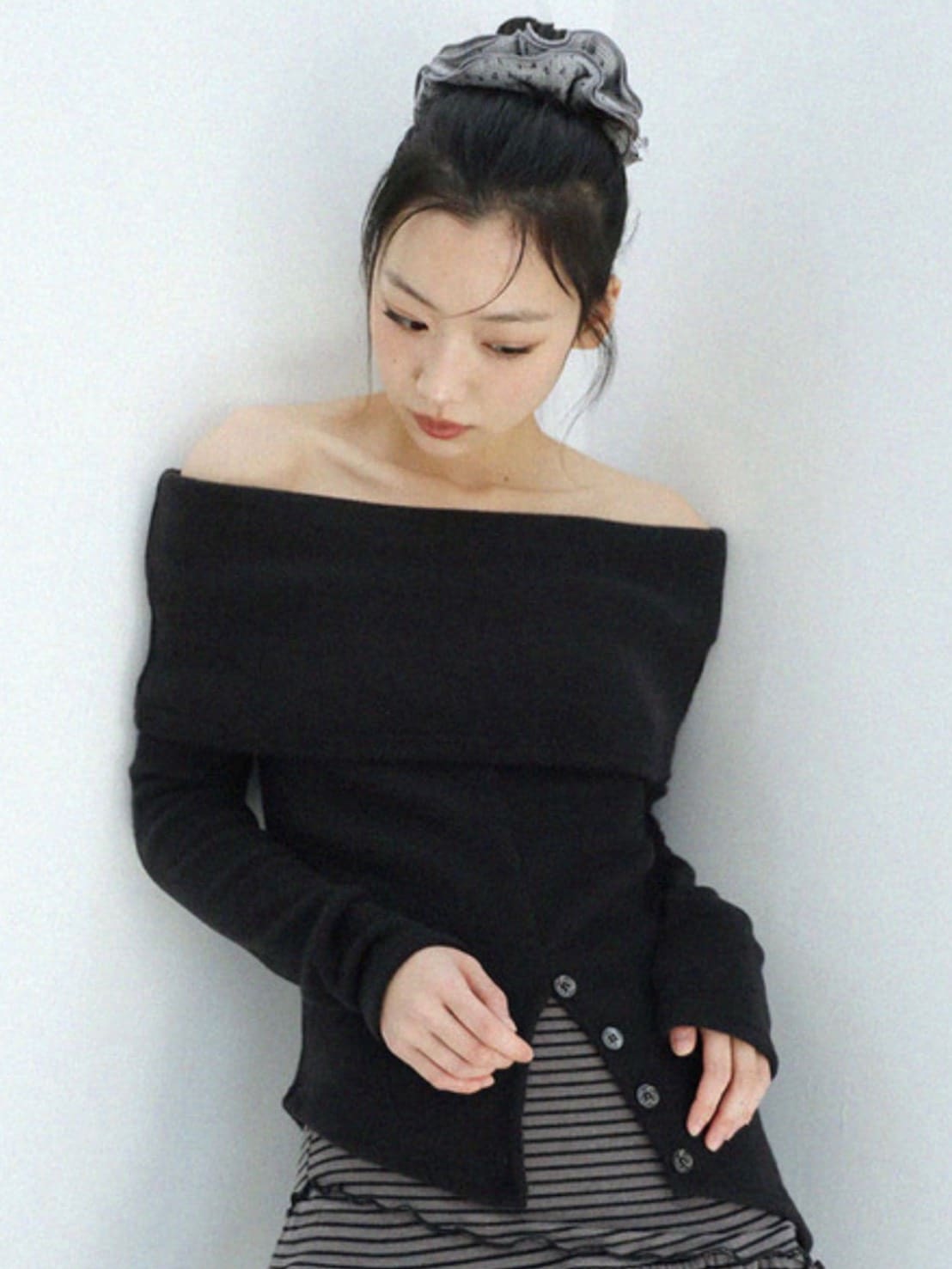 12/21 20:00 発売【Uglyshadow】BURTON KNIT OFF-SHOULDER