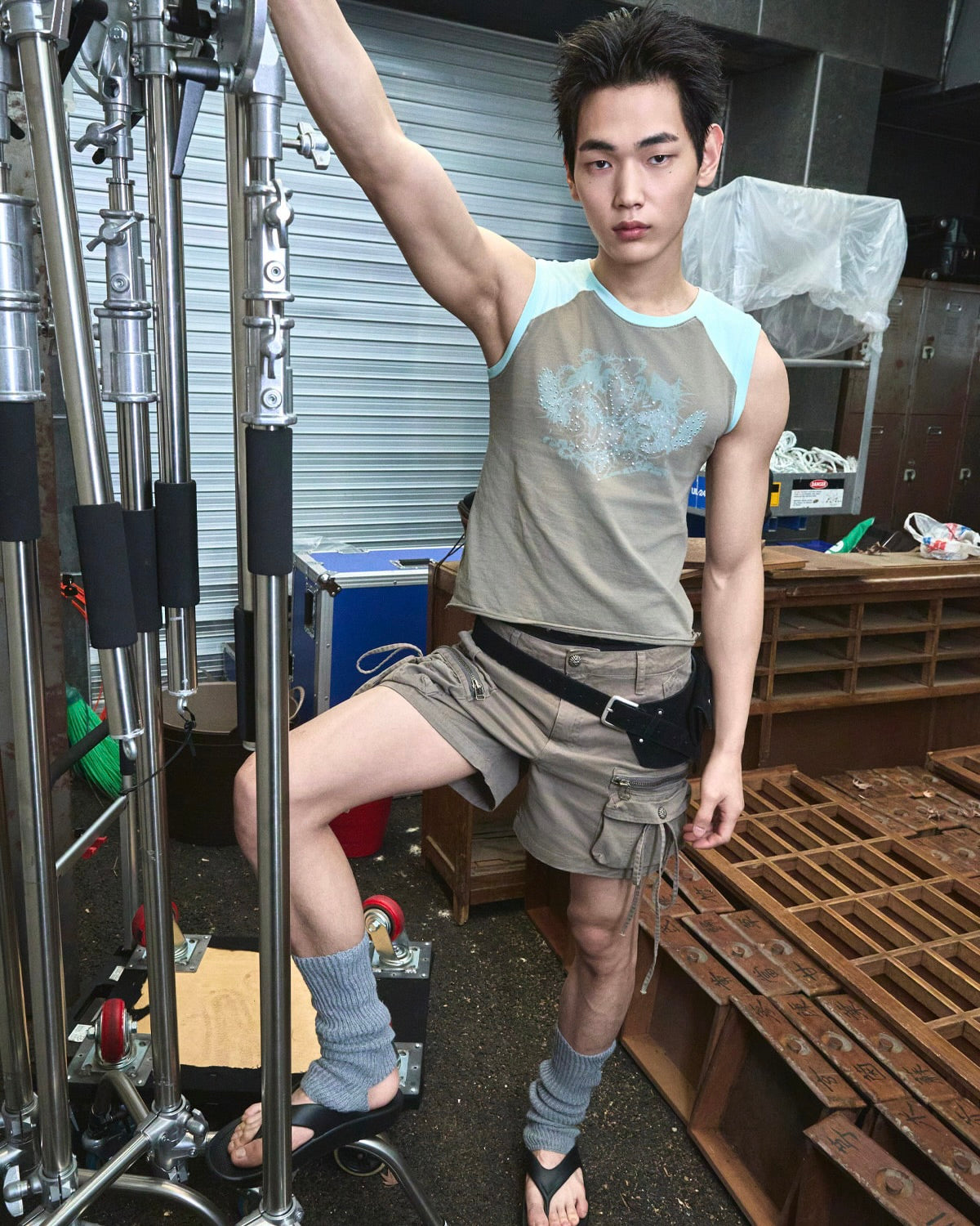 【LECYTO】Rhinestone Raglan Sleeveless