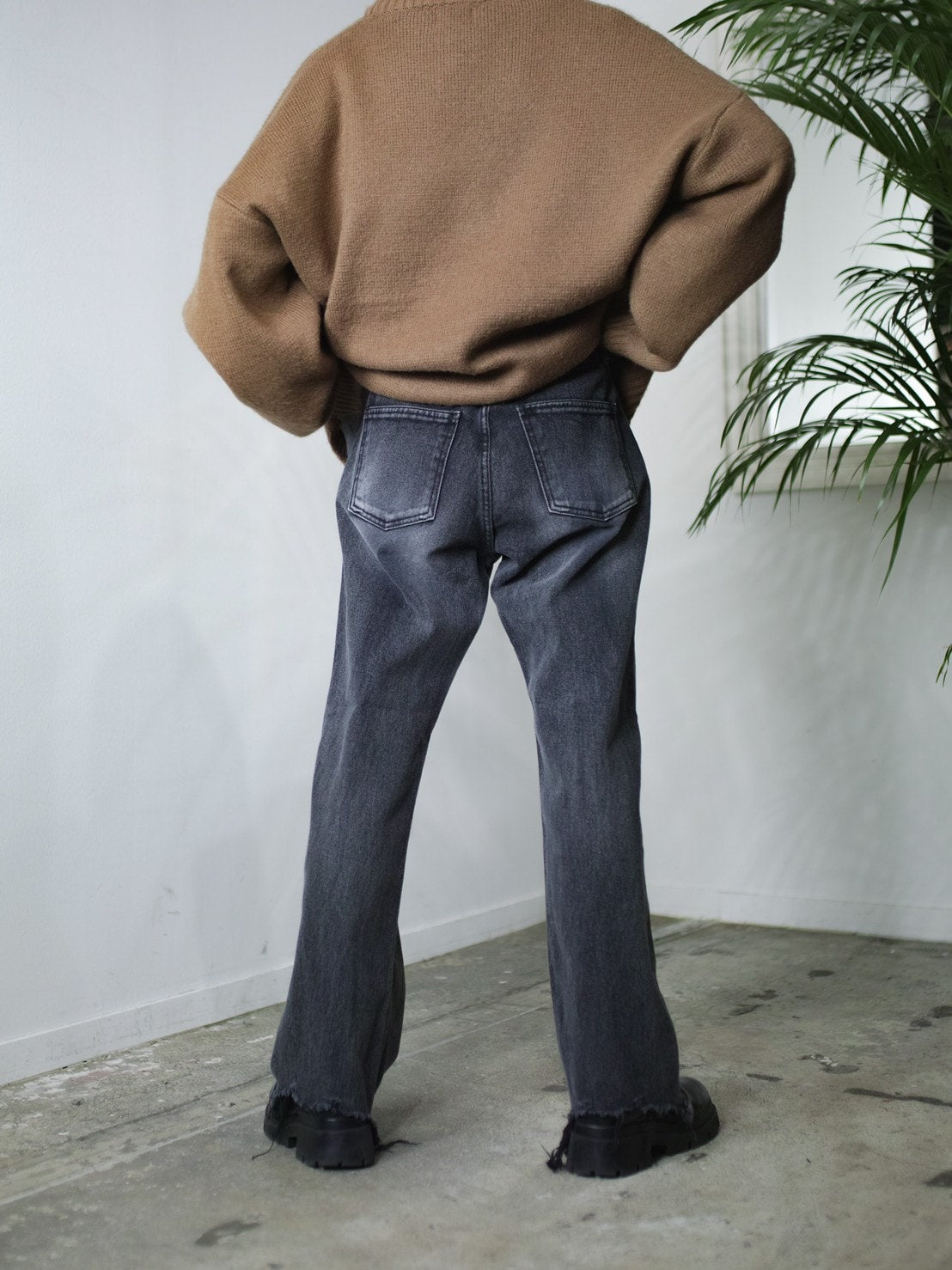 受注制【Chikashitsu +】flare damage denim pants (2color)