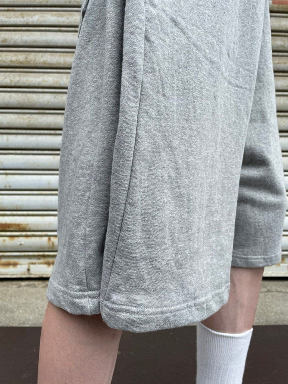 受注制【Chikashitsu +】side button sweat shorts (3color)