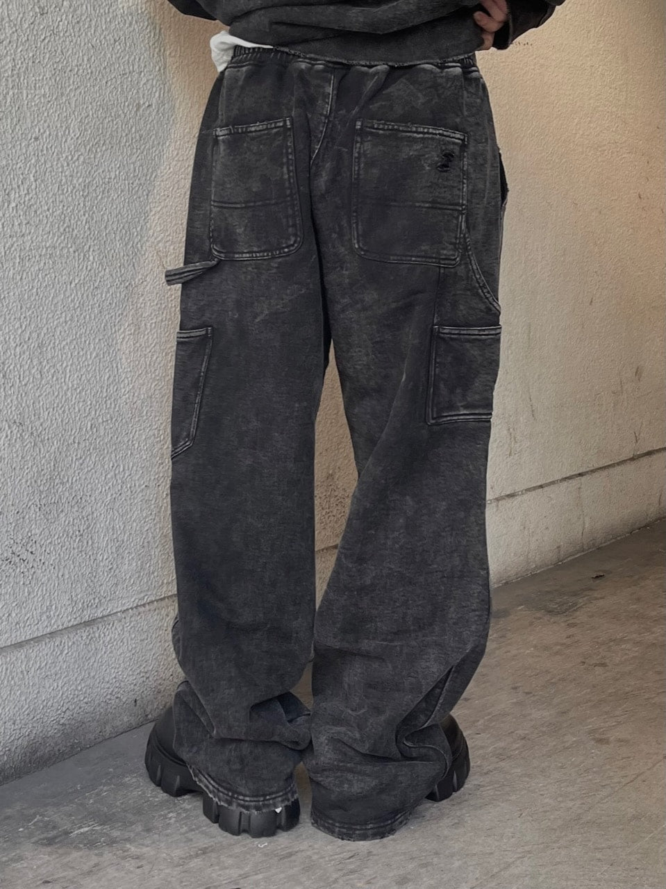 受注制【Chikashitsu +】set up pigment damage carpenter sweat pants