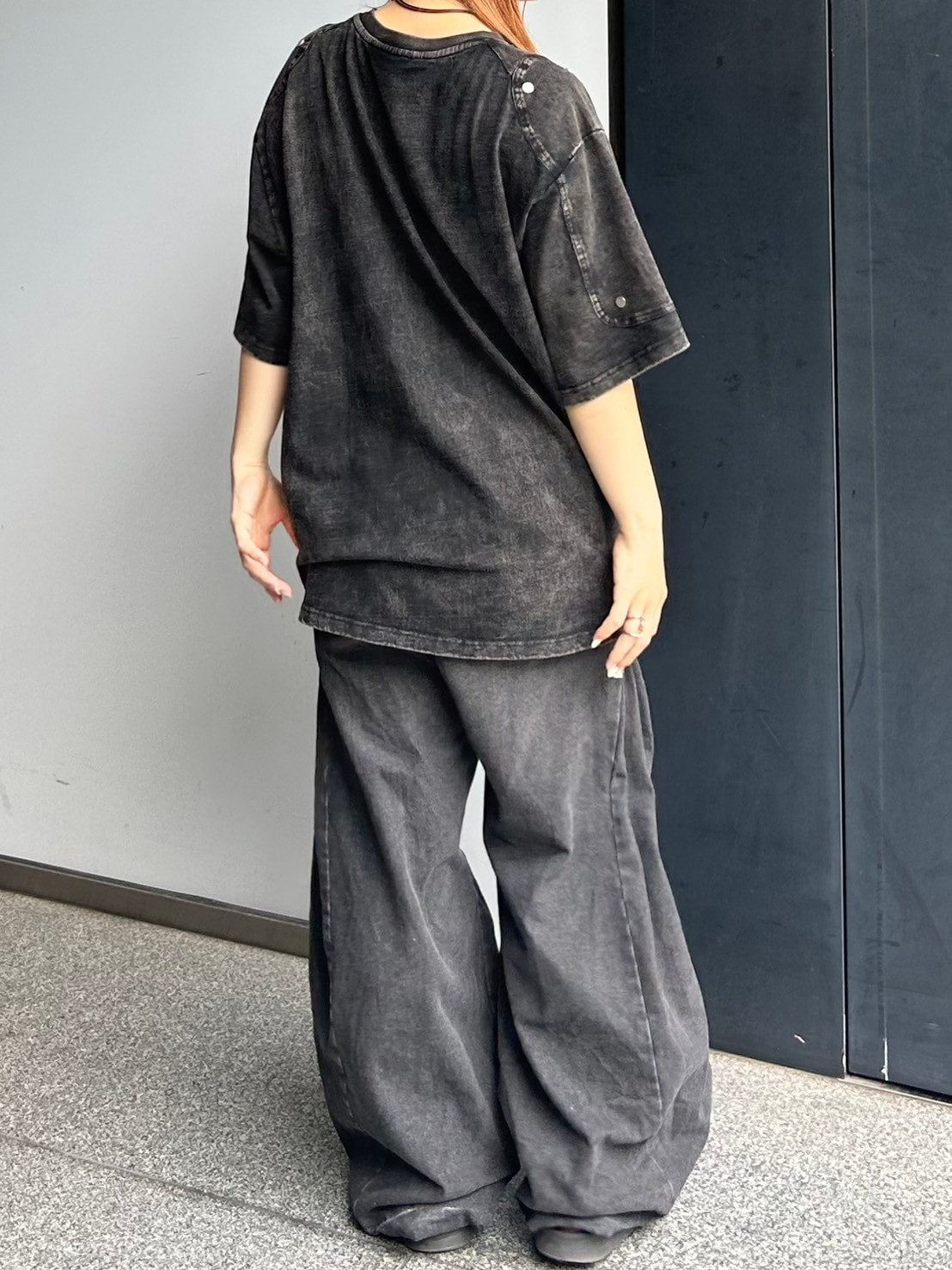 【Chikashitsu +】oversized pigment rivet t-shirt (2color)