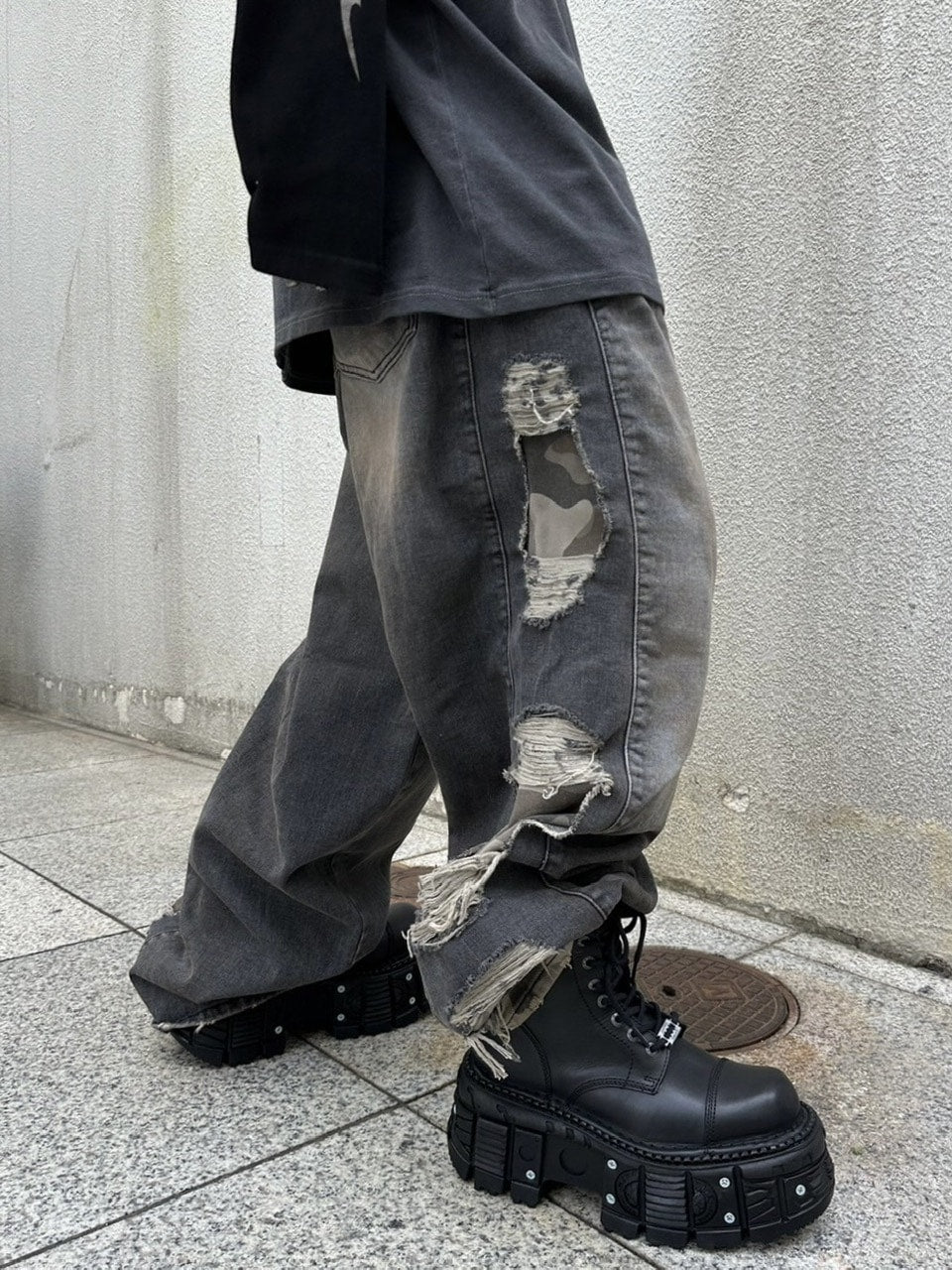 受注制【Never mind the XU】camouflage side damage denim pants