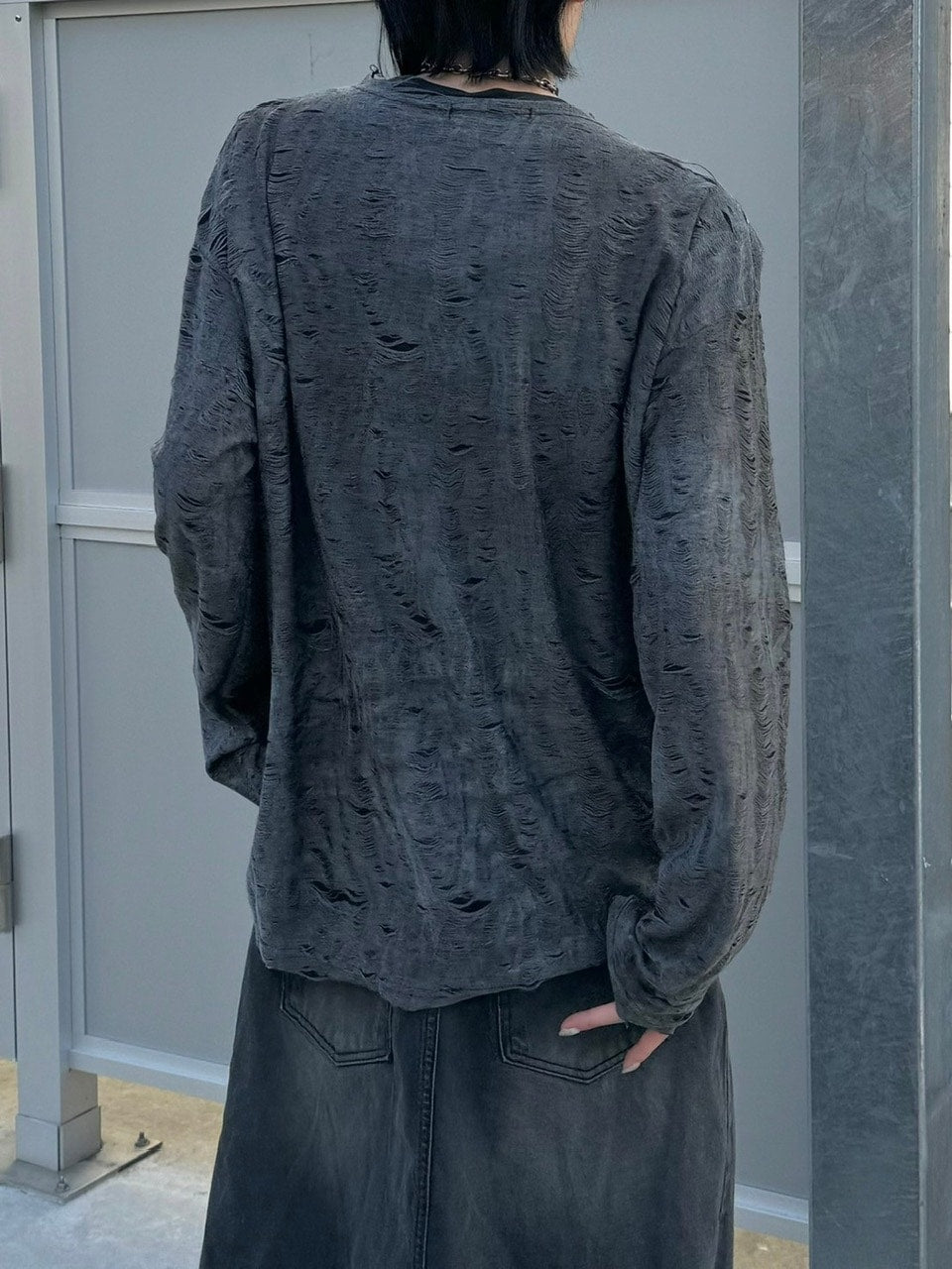 受注制【Chikashitsu +】shoulder button grunge knit (2color)