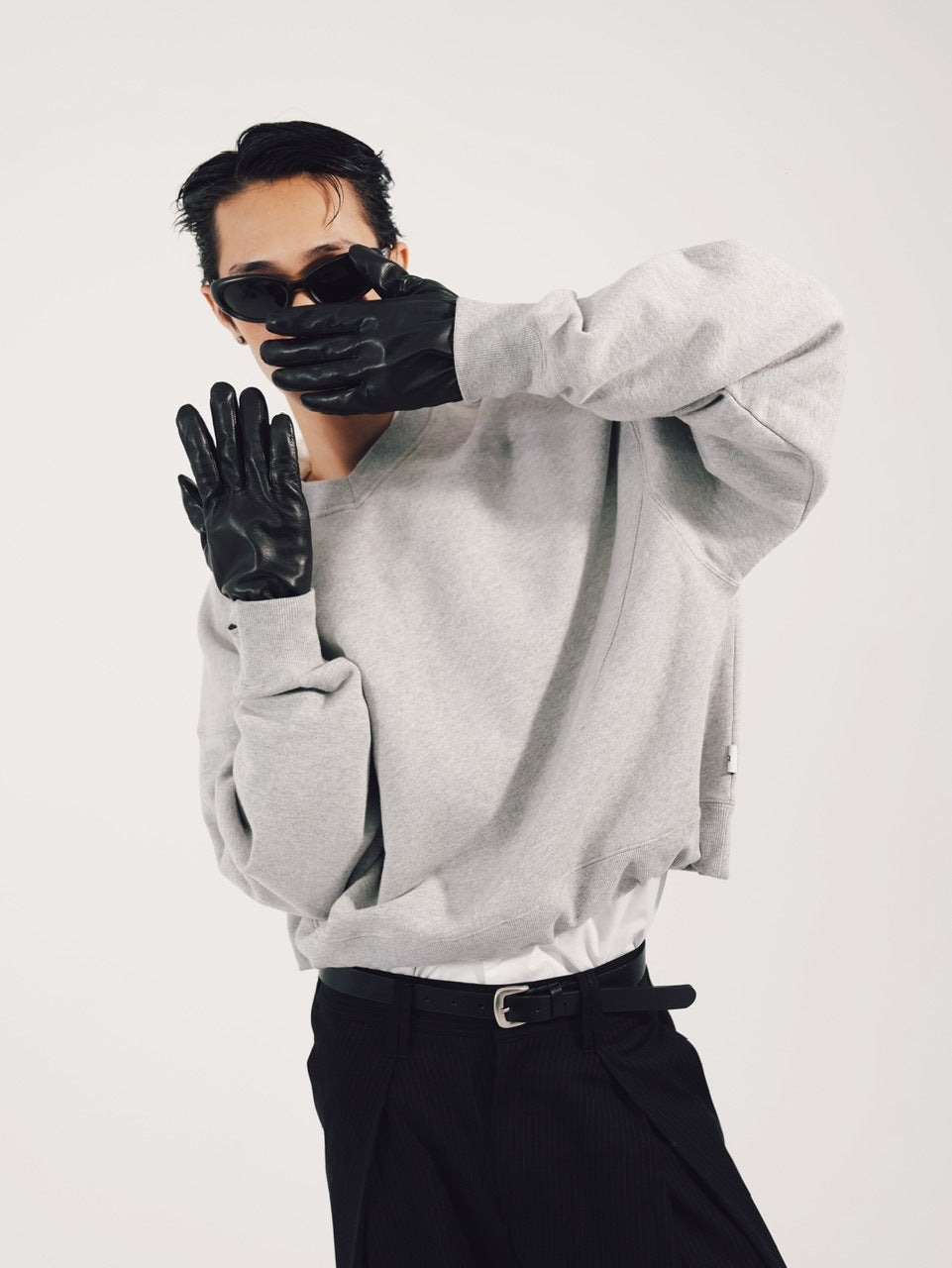 【CS】cropped vneck sweat shirt (gray)