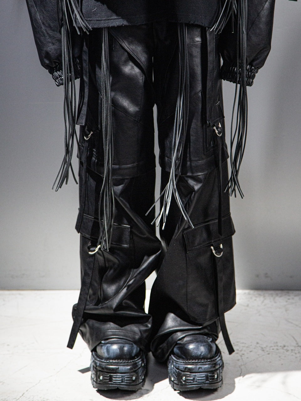 【DIG YOUR OWN GRAVE】2WAY LEATHER CARGO PANTS / 【ディグユアオウングレイブ】ツーウェイレザーカーゴパンツ