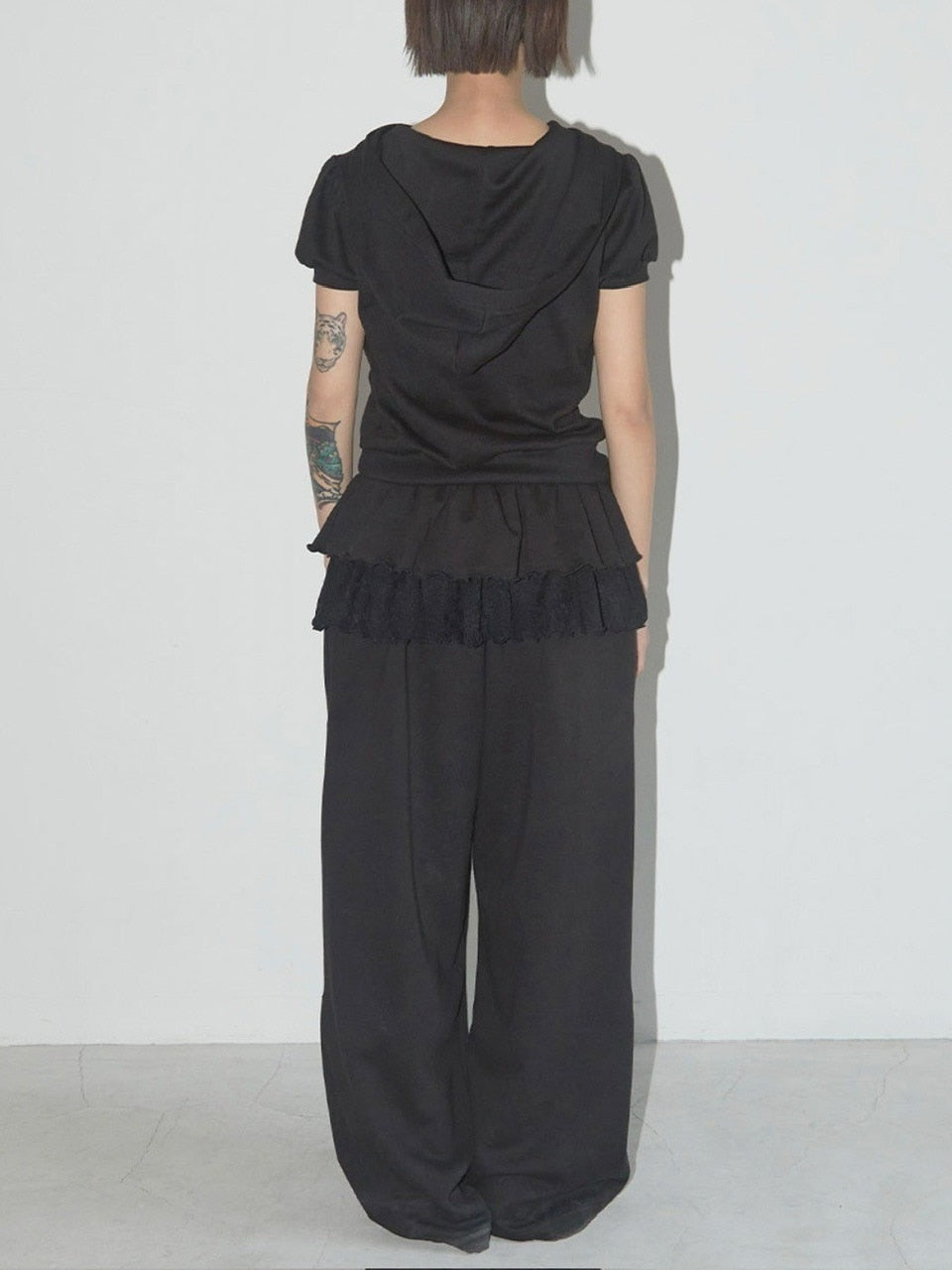 【FANCY CLUB】PUFF ROUND SCARF HOODIE / 【ファンシークラブ】パフスリーブラウンドネックスカーフショートパーカー