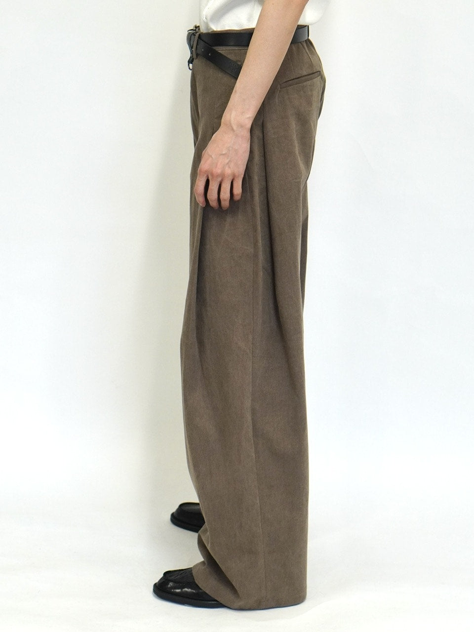 東京店WEB限定受注制【Chikashitsu +】deep tuck cotton wide slacks