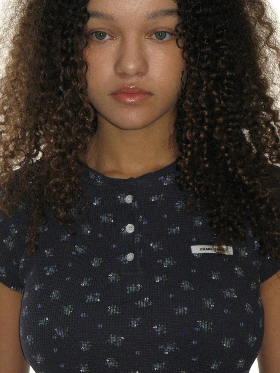 【CRANK】FLOWER HENLEY NECK TOP