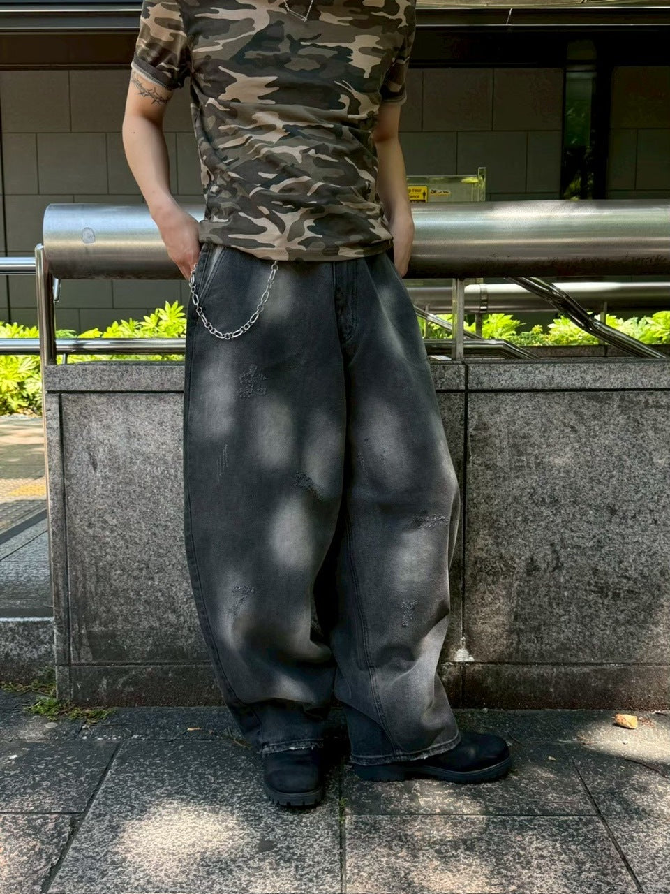 【Chikashitsu +】point wash balloon denim pants (2color) / 【チカシツプラス】ポイントウォッシングバルーンデニムパンツ