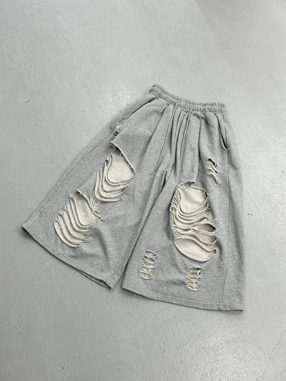 受注制【LUV CODE】damage sweat half pants (3color)
