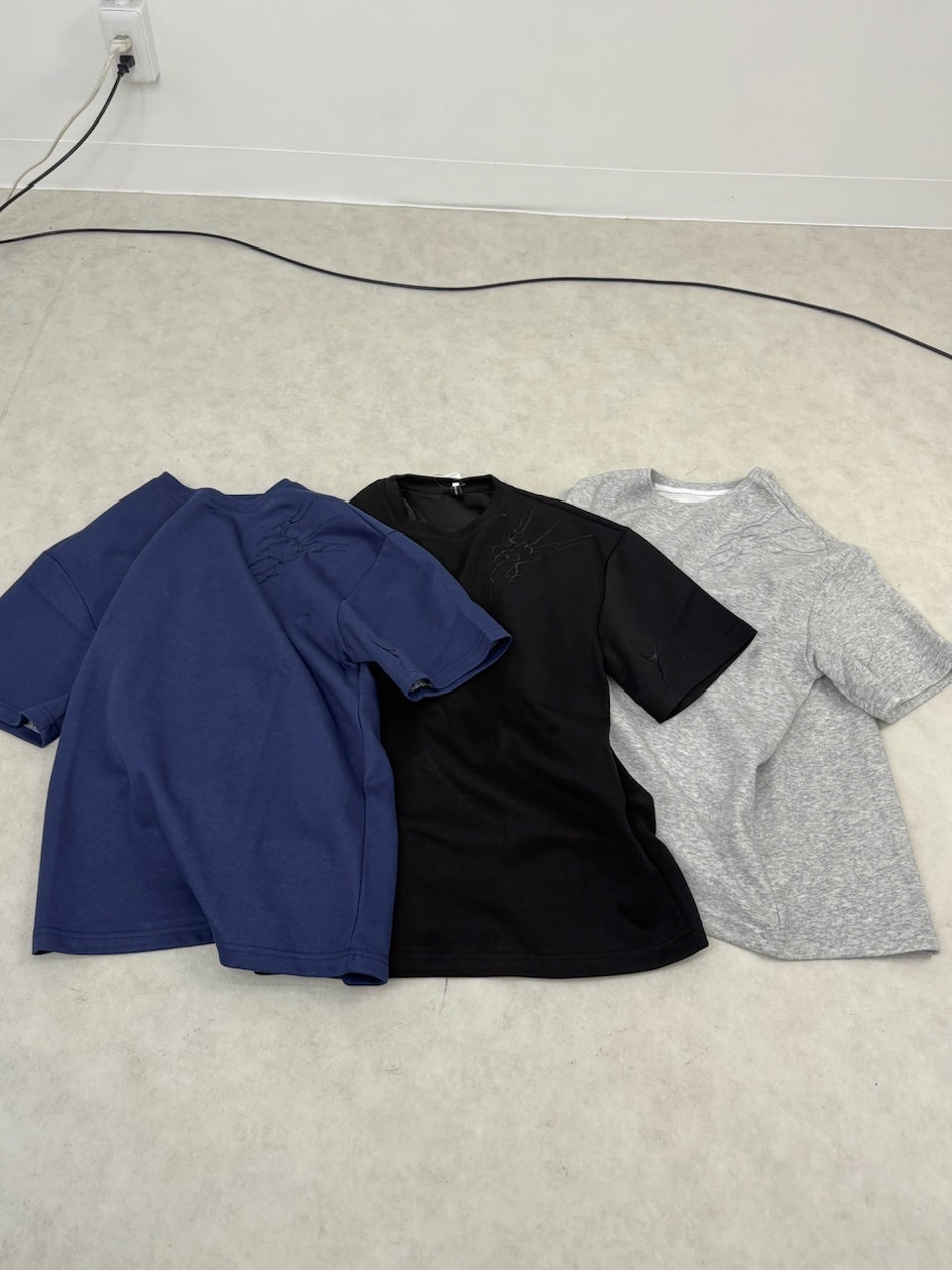 国際配送【Nerd out XU】lightning pattern tee (3color) / 【ナードアウトエックスユー】メタリックロゴ半袖Tシャツ