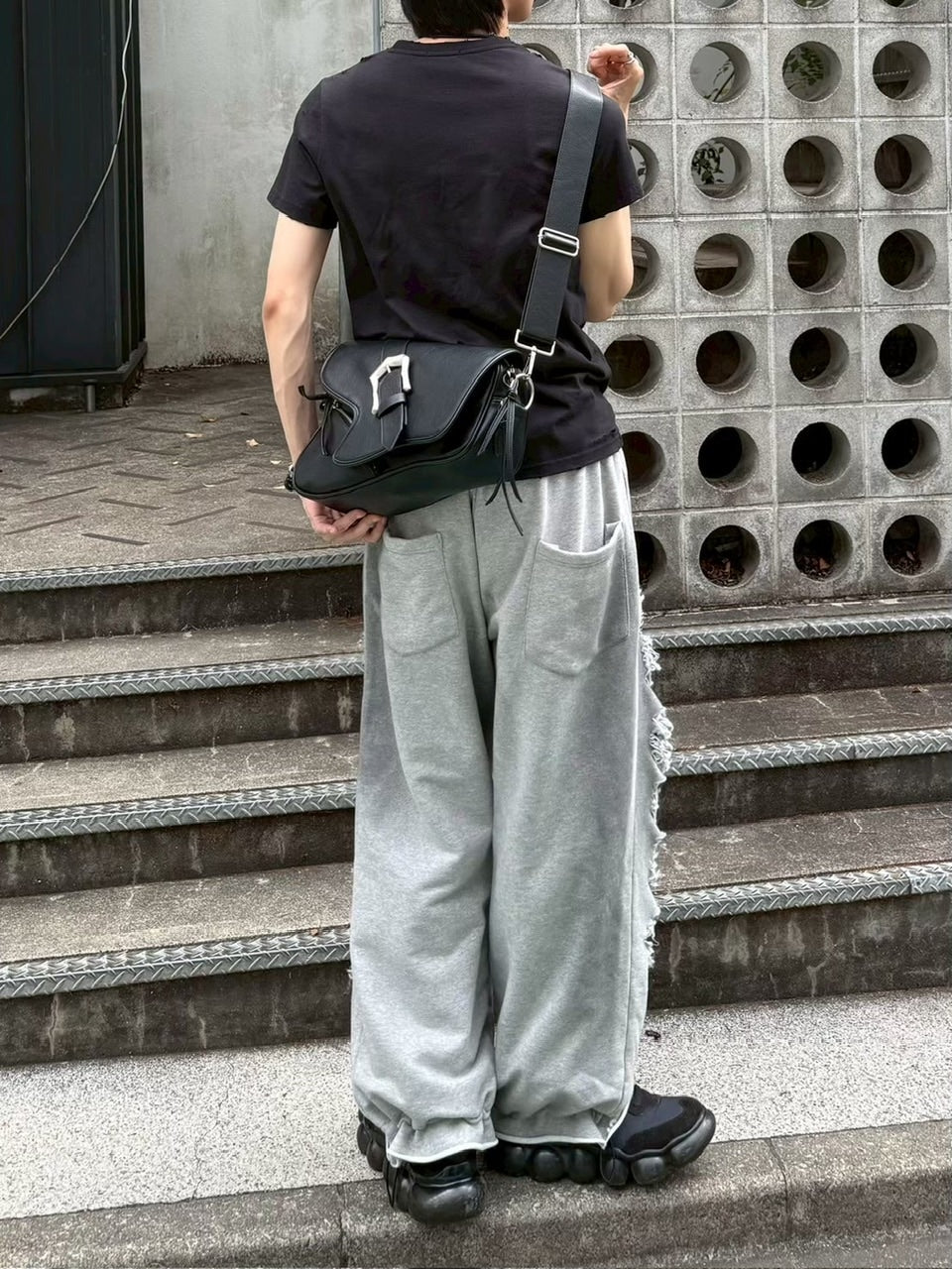 受注制【Chikashitsu +】oiled wash damage sweat pants / 【チカシツプラス】オイルドウォッシュダメージスウェットパンツ (2color)