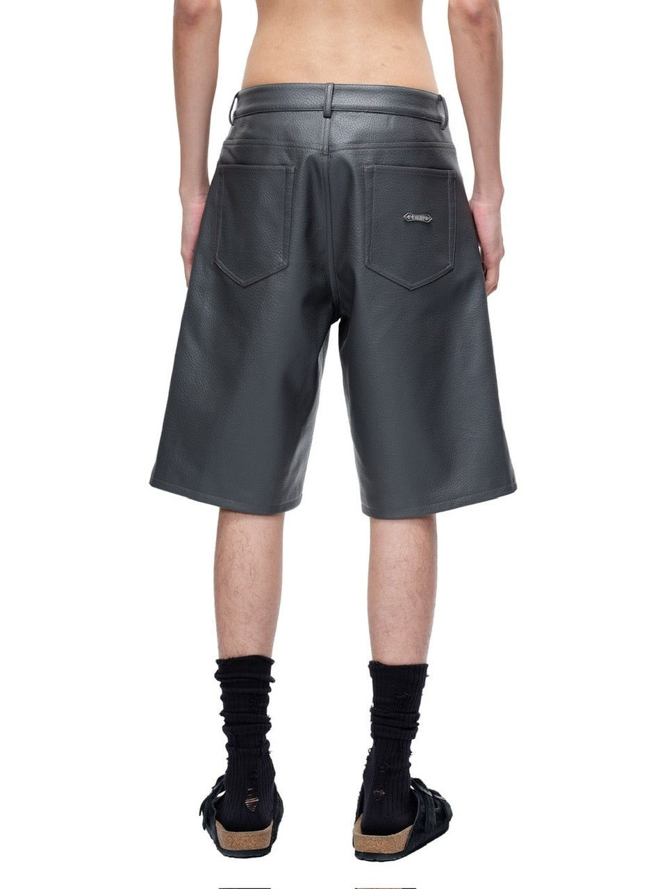 【The Boy Has No Patience】LUMINOUS DAWN LEATHER SHORTS / 【ザボーイハズノーペーシェンス】リベットコーティングハーフパンツ