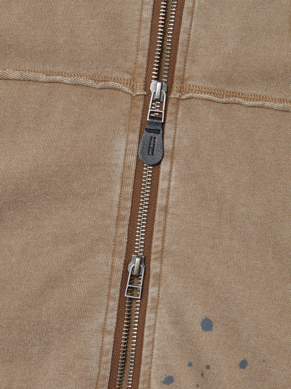 【NOMANUAL】DETACHED PATCH HOODED ZIP-UP