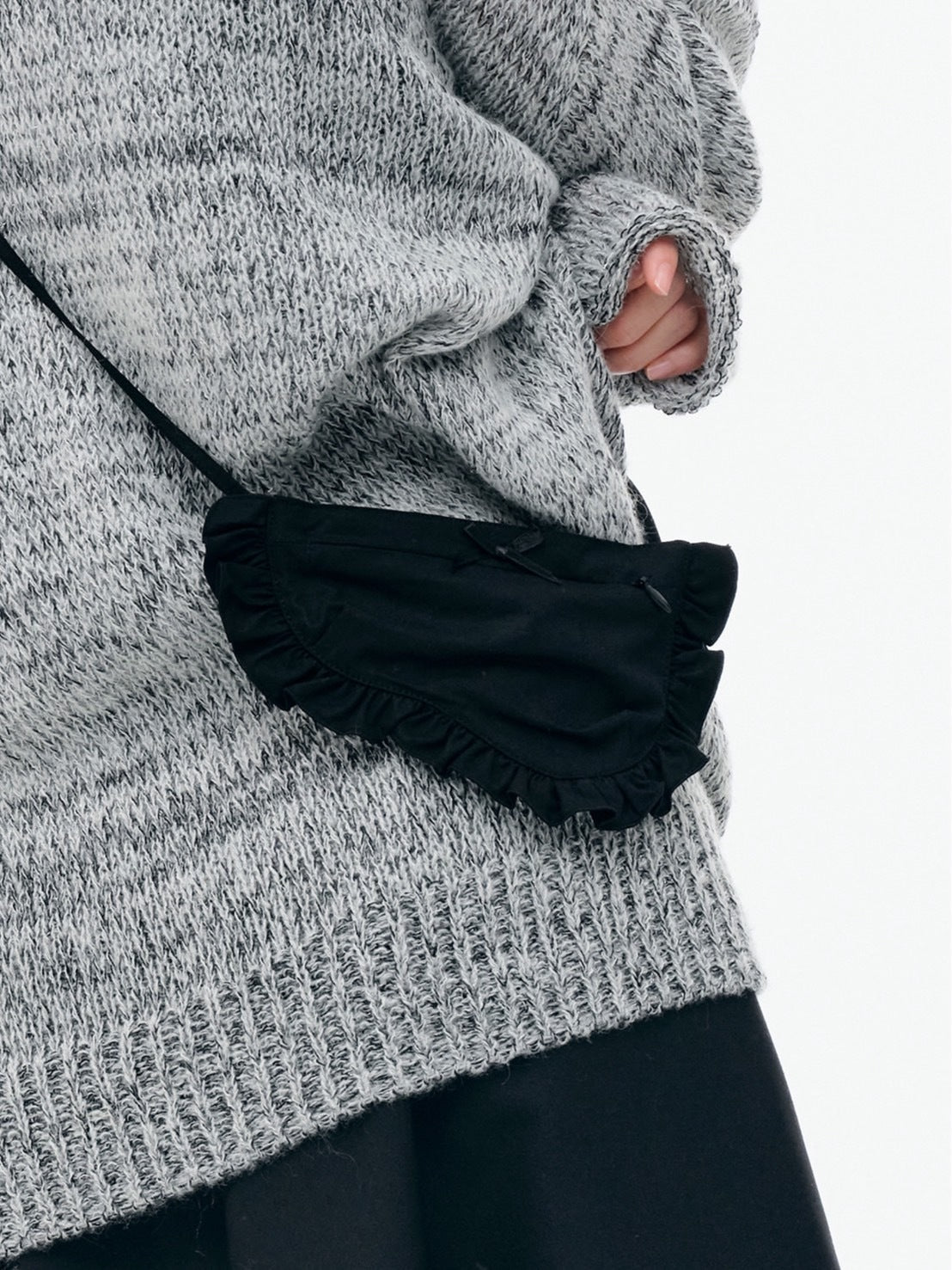 【TUOMIO】STRAPPY COIN BAG / 【トゥオミオ】ストラップコインベルトバッグ