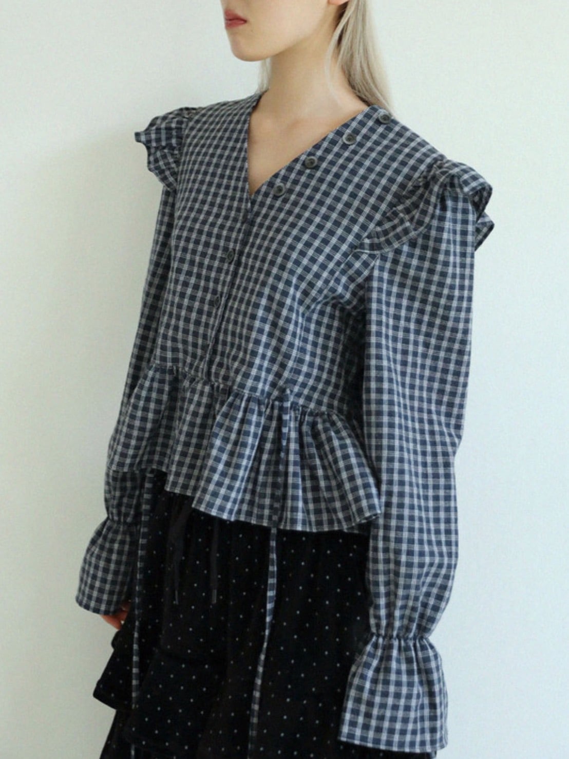 12/21 20:00 再販【Uglyshadow】BUTTON CHECK FRILL BLOUSE