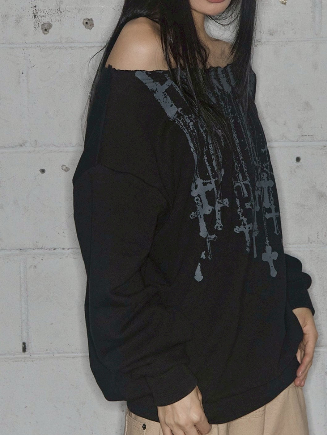 【FANCY CLUB】NECKLISS ONE-SHOULDER SWEATSHIRT / 【ファンシークラブ】ネックレスワンショルダースウェット長袖Tシャツ "