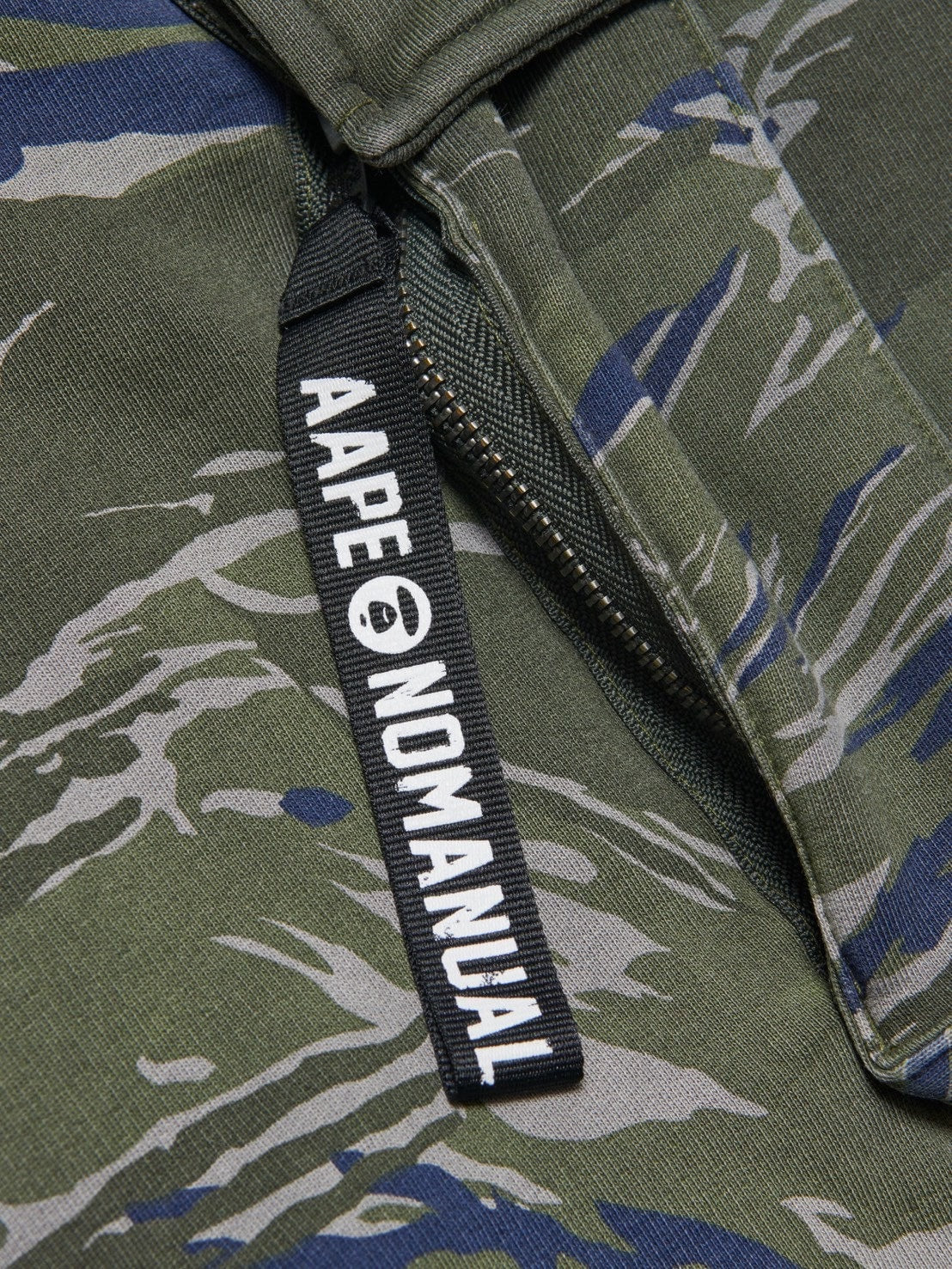 【AAPE X NOMANUAL】AAPE X NOMANUAL SWEATPANTS