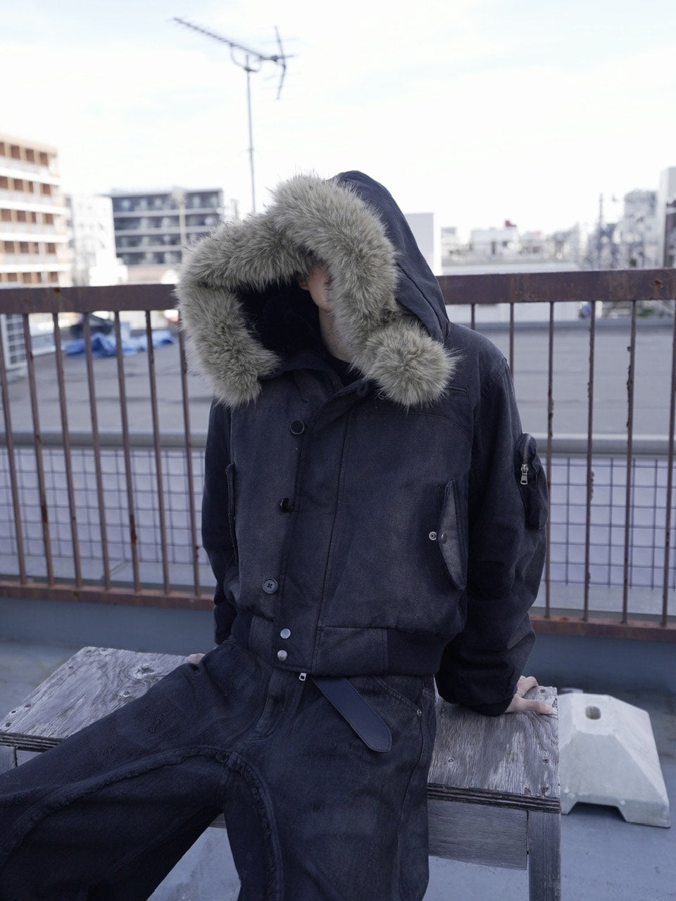 CHIKASHITSU PLUS HIGH】N-2B cropped hood blouson (denim