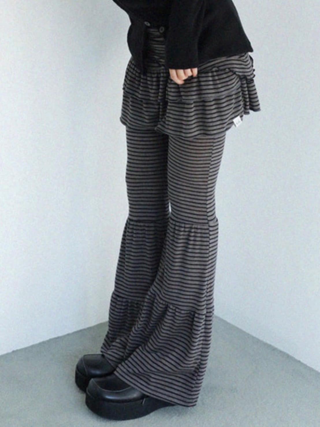 12/21 20:00 発売【Uglyshadow】CANCAN STRIPE SKIRT PANTS