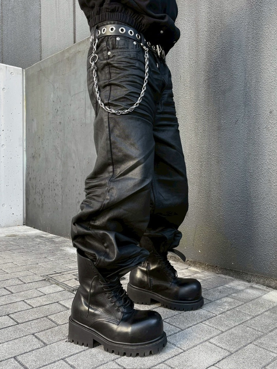 受注制【nmtc +】coating straight denim pants / 【エヌエムティーシープラス】コーティングストレートデニムパンツ