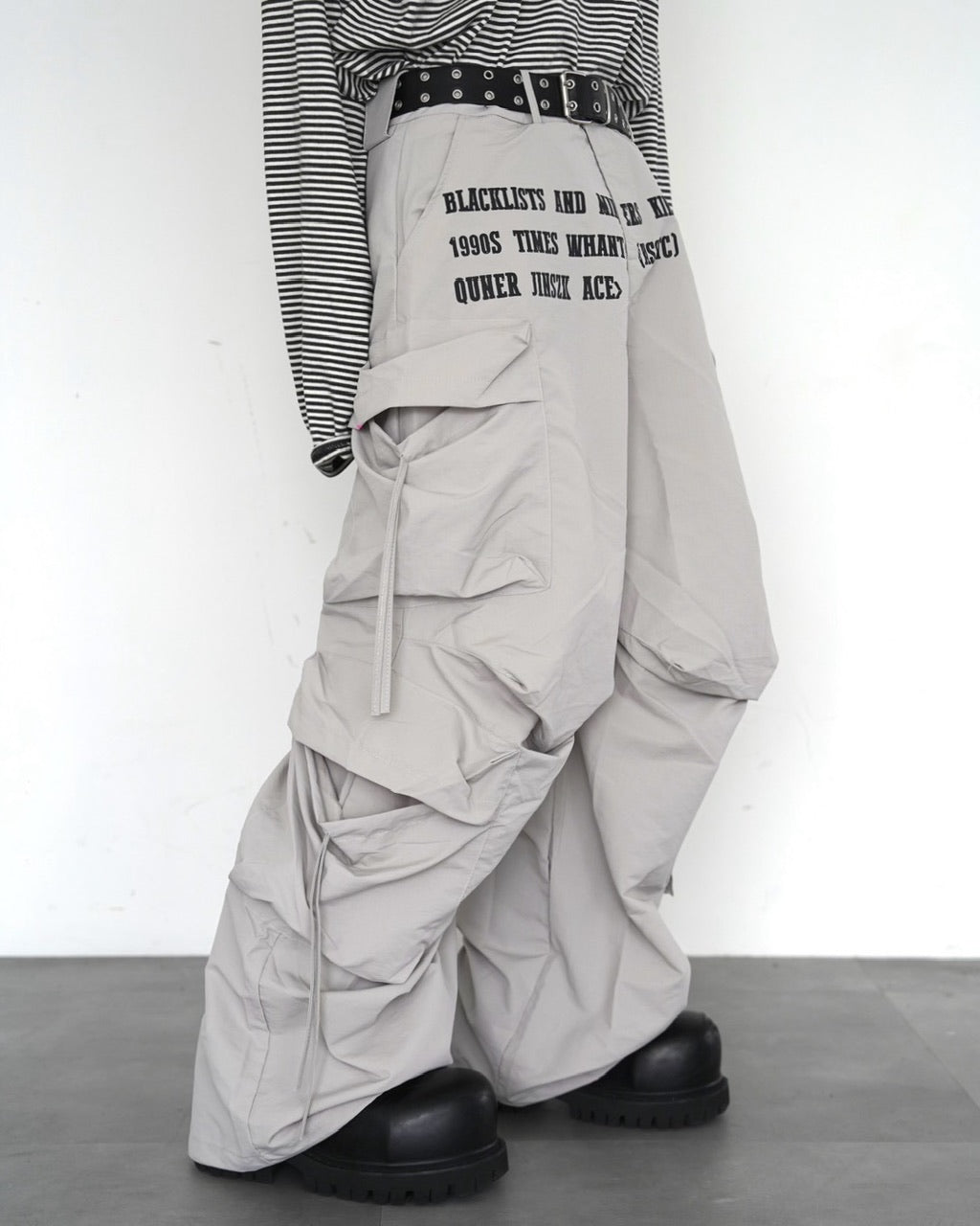 国際配送【LUV CODE】multi pocket gather pants