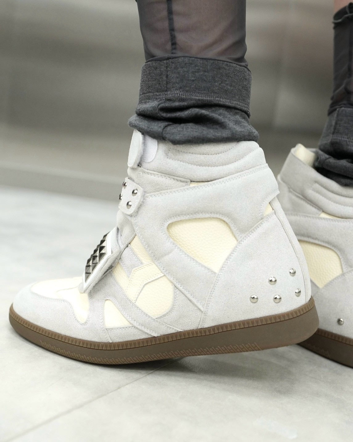 国際配送【Never mind the XU】Studs Wedge High Top Sneakers