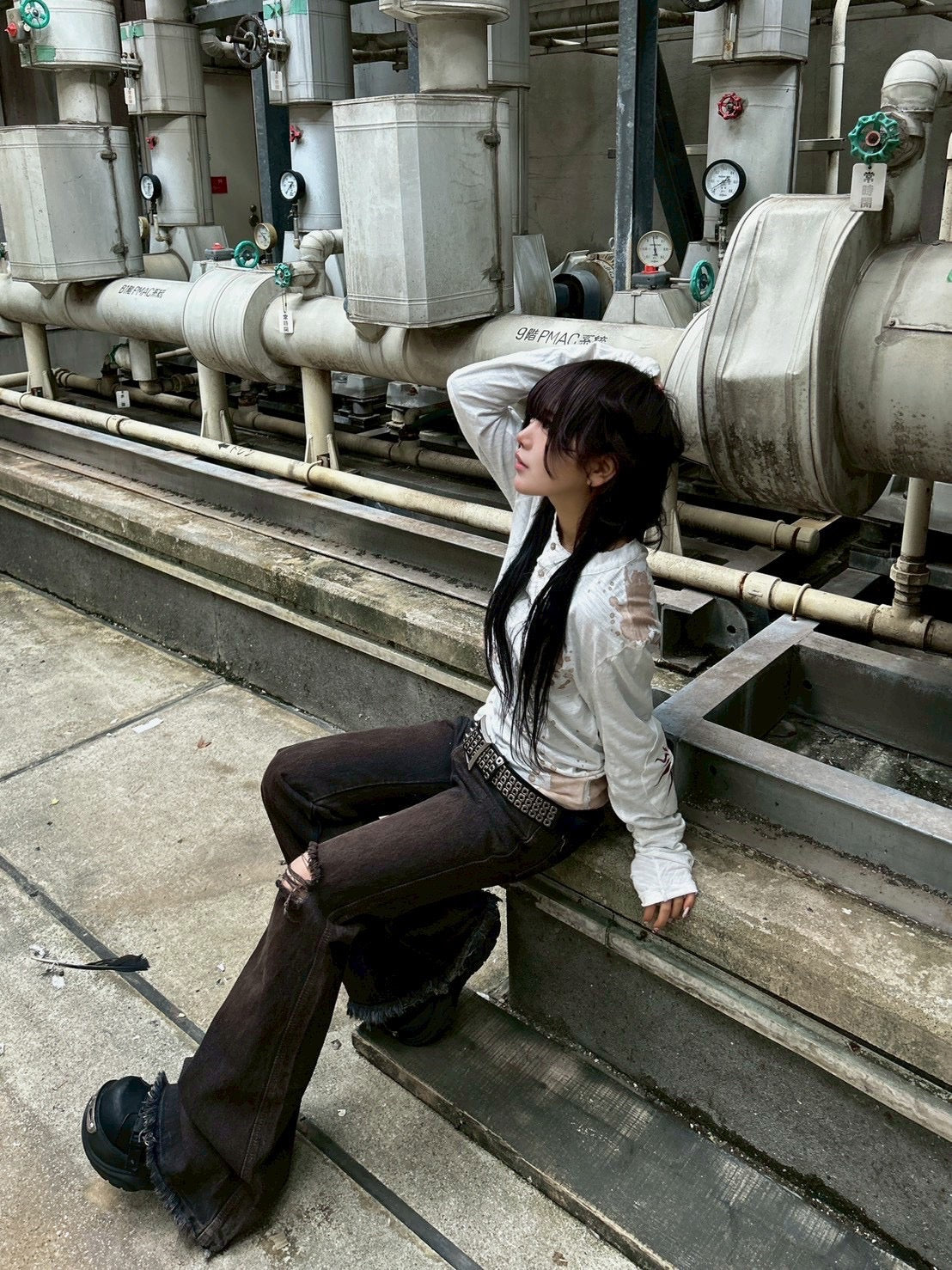 国際配送【Never mind the XU】paint graphic henley long sleeve