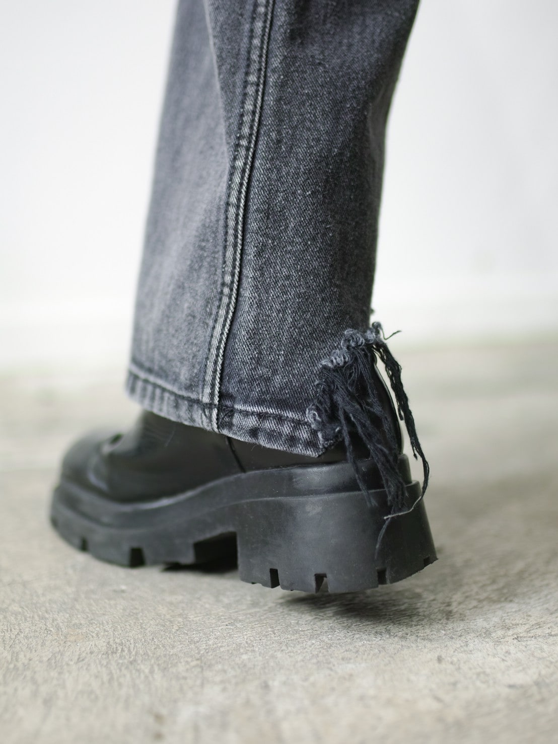 受注制【Chikashitsu +】flare damage denim pants (2color)