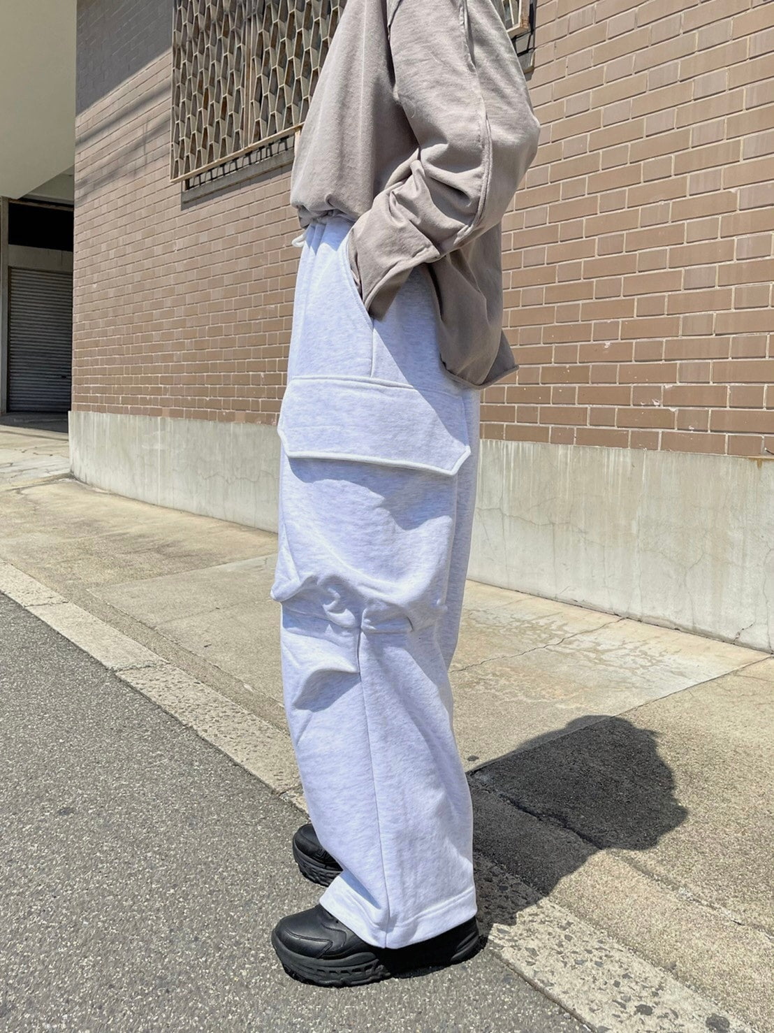 【Chikashitsu +】oversized sweat cargo pants (2color)