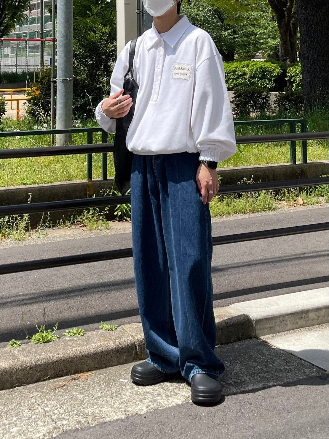 【Chikashitsu +】center breach denim pants (2color)