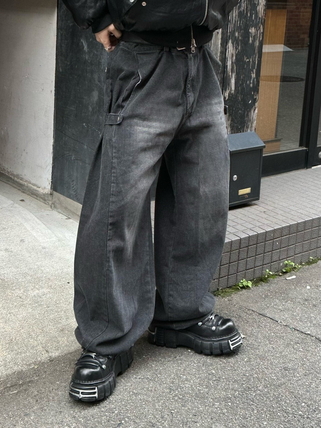 受注制【Chikashitsu +】side snap balloon denim pants (2color)